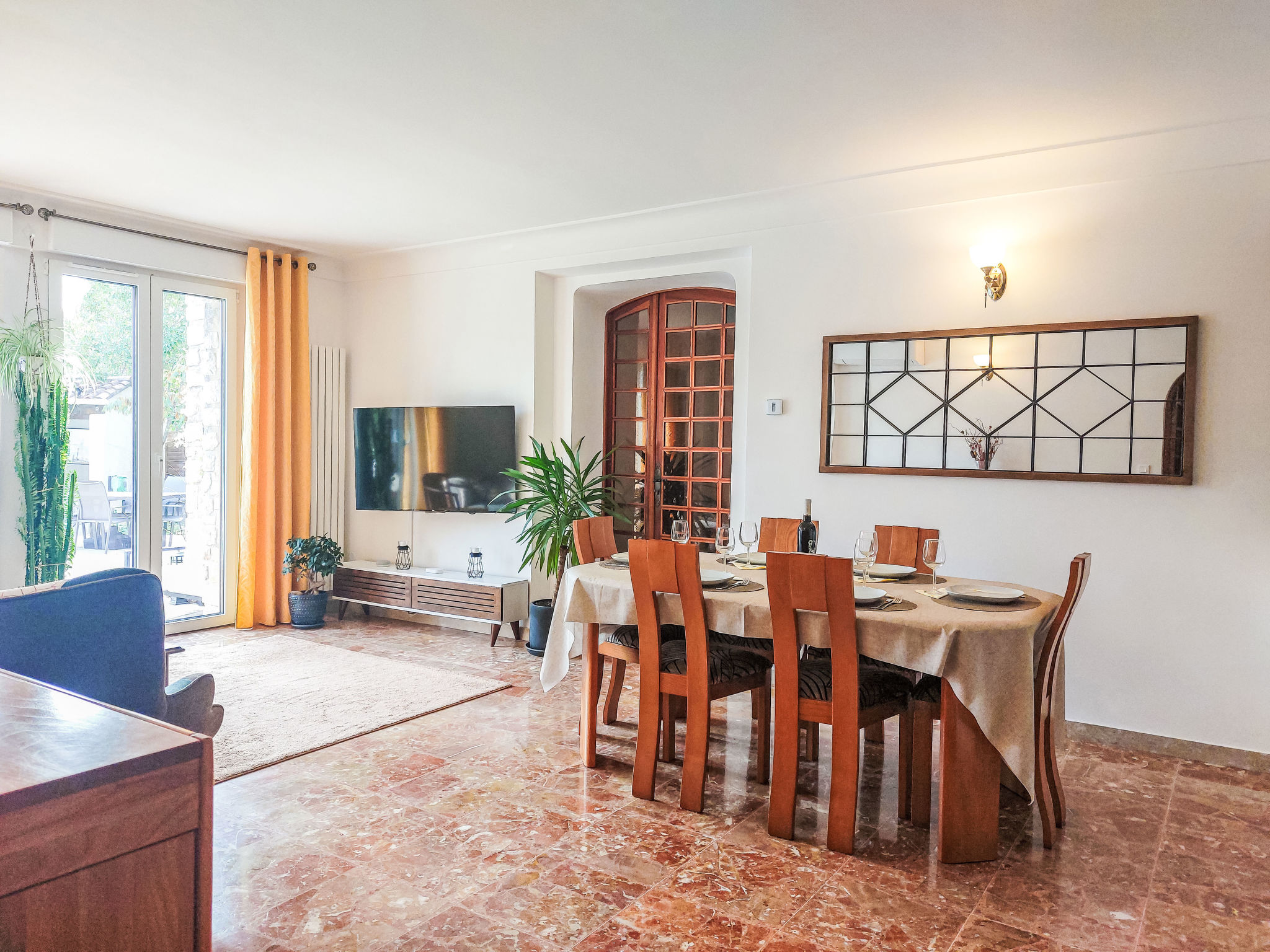 Les Pierres Fleuries-Inside