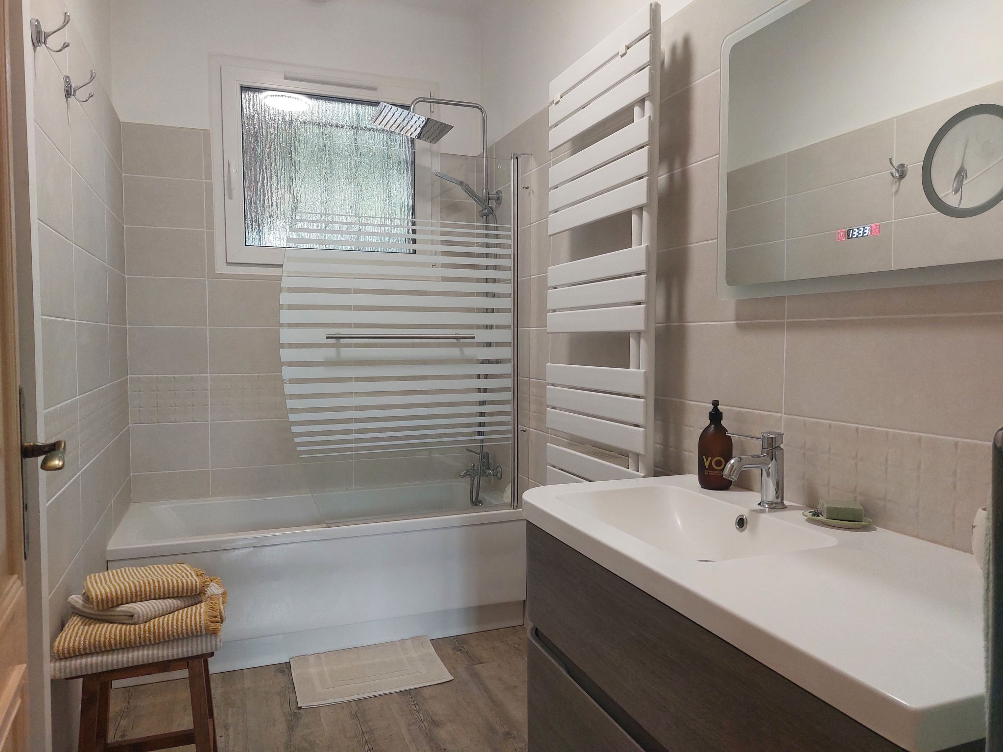 Les Pierres Fleuries-Inside