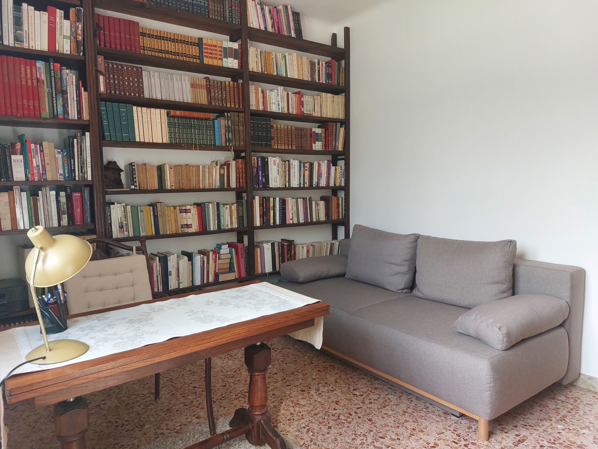 Les Pierres Fleuries-Inside