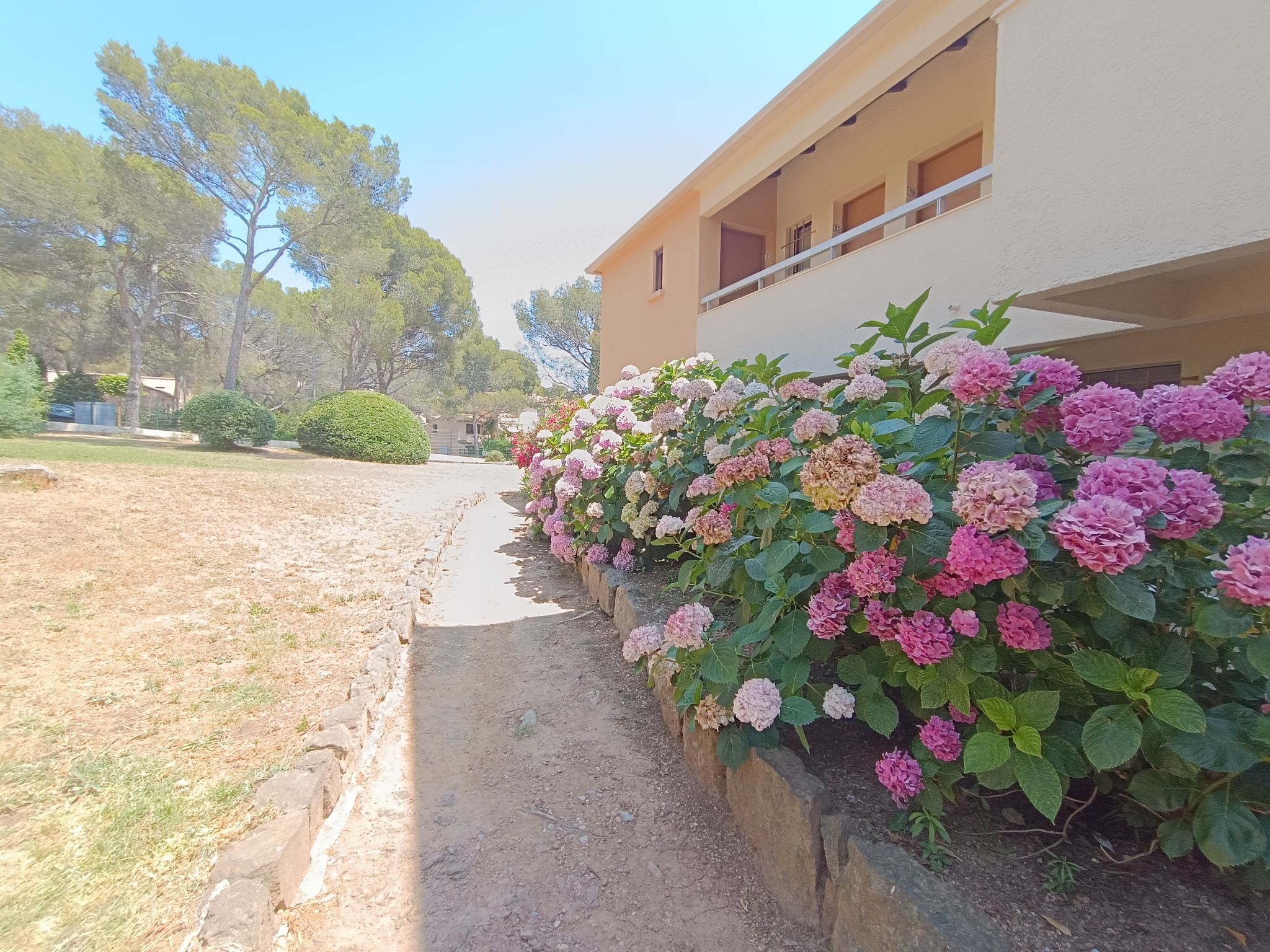 Pinède Mer et Soleil-Outside