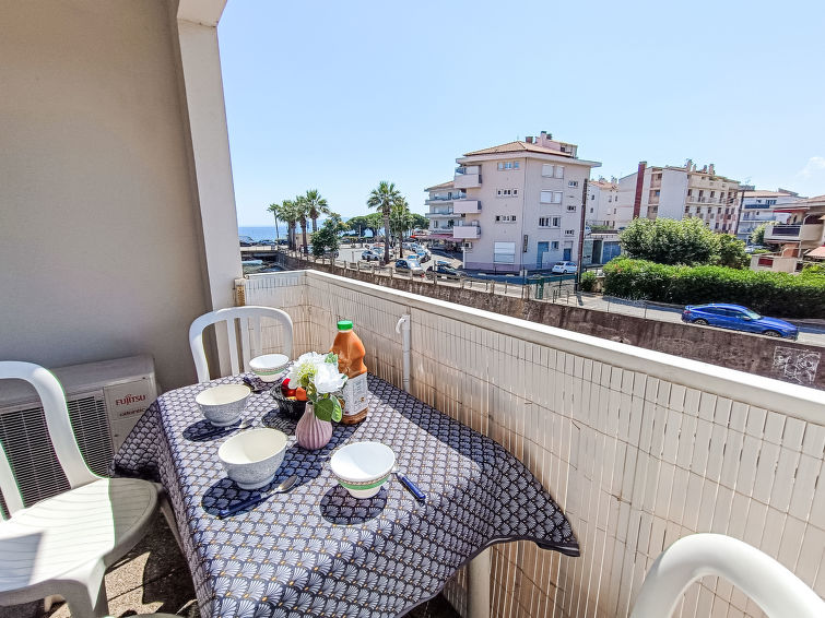 Le Vieux Port Apartment in Saint Raphael