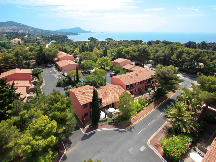 Saint Raphael accommodation cottages for rent in Saint Raphael apartments to rent in Saint Raphael holiday homes to rent in Saint Raphael