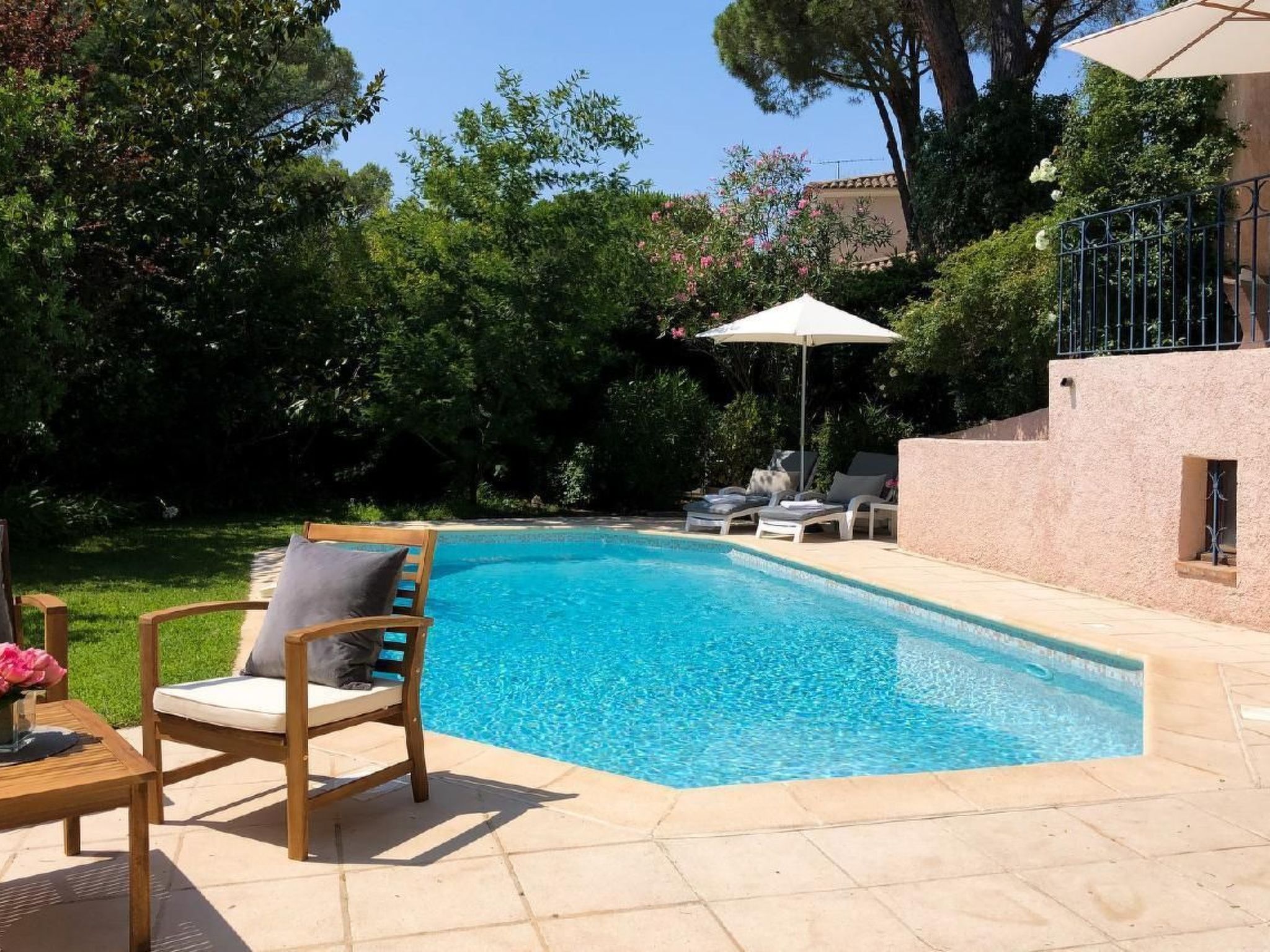 Charmante Villa mit Pool und Golfplatz-Binnen