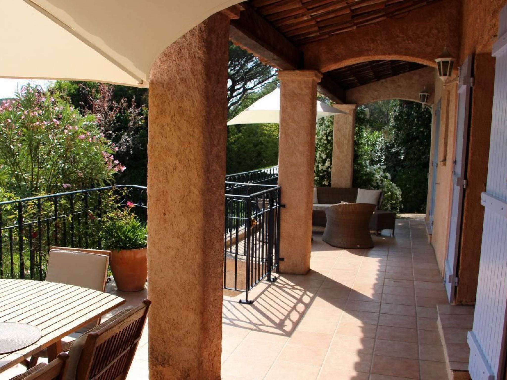 Charmante Villa mit Pool und Golfplatz-Binnen