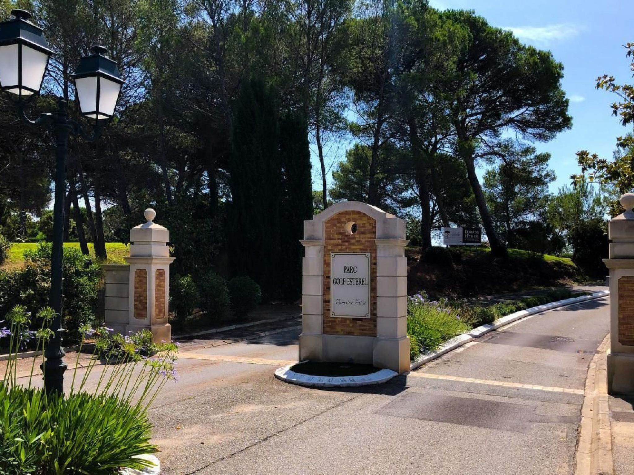 Charmante Villa mit Pool und Golfplatz-Binnen