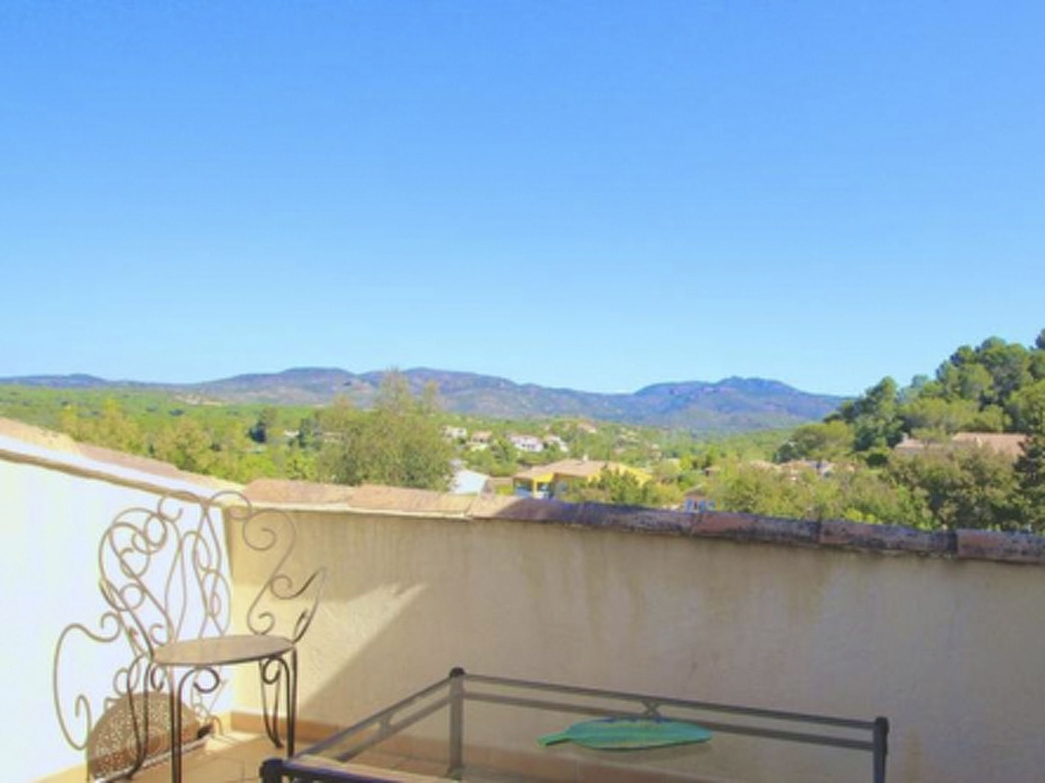 Die Sonne der Côte d'Azur-Binnen