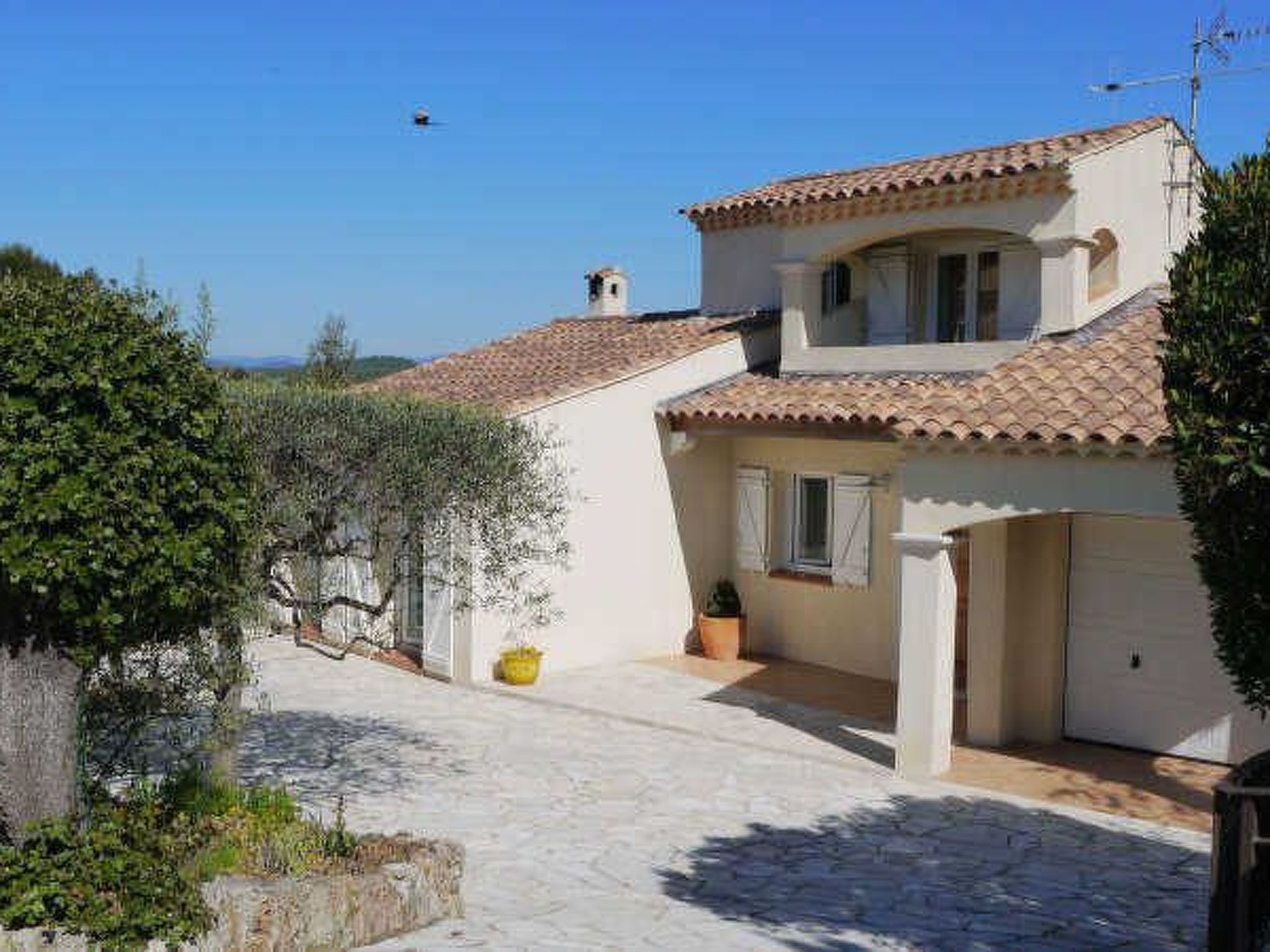 Die Sonne der Côte d'Azur-Binnen