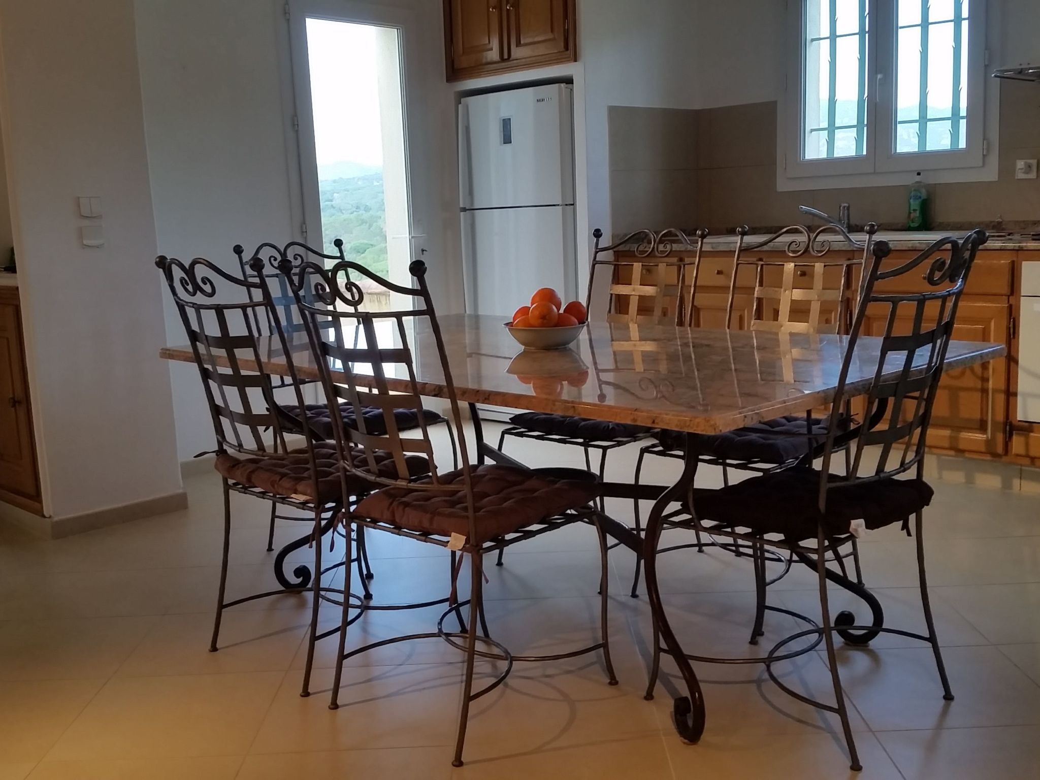 Die Sonne der Côte d'Azur-Binnen