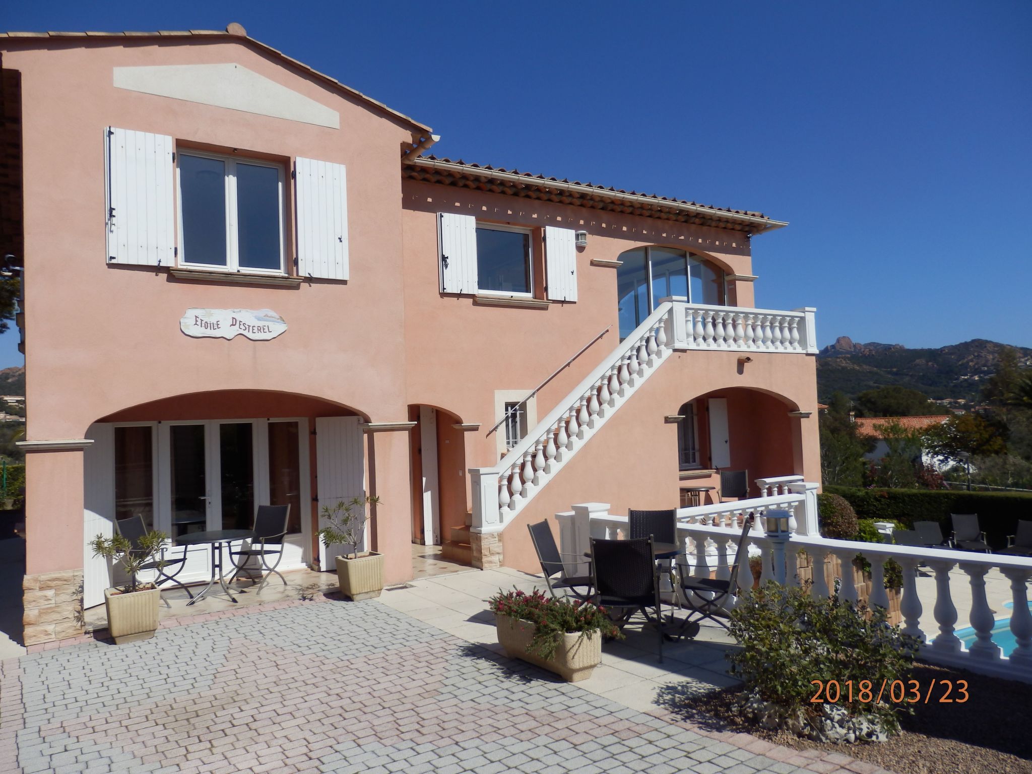 Vakantiehuis met omheinde tuin in Saint-Raphaël (Frankrijk) 1 hond is welkom