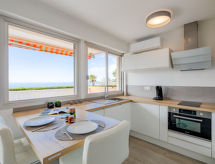 Studio met airco direct aan zandstrand La Péguière in Saint-Raphaël - thumbnail 3