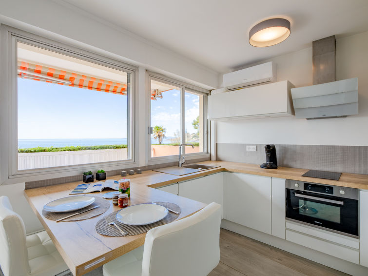Search and Stay destination Saint-Raphaël, Provence-Alpes-Côte d'Azur - France from AU$ 216. Résidence Les Gemeaux
