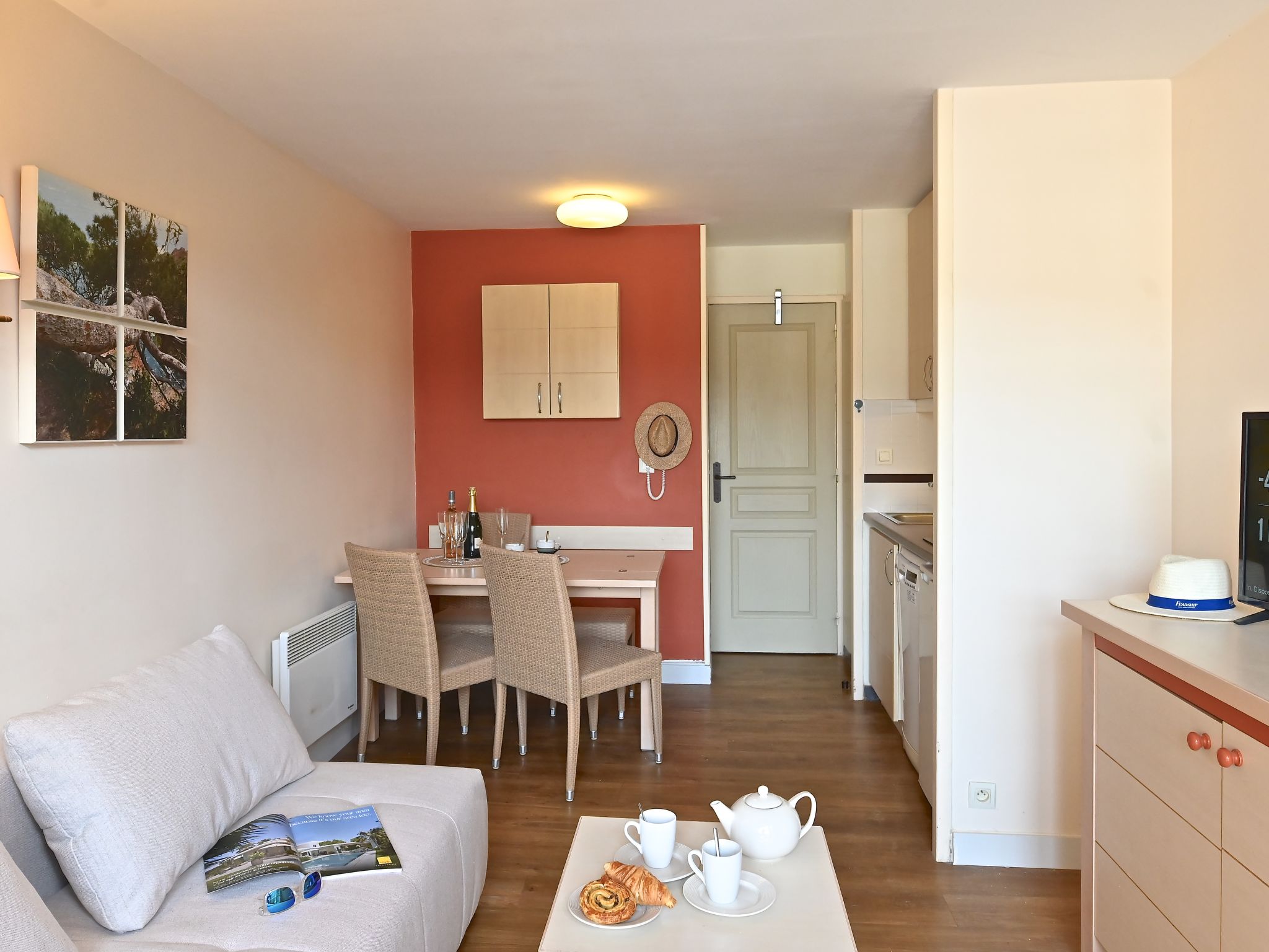 Photo of Le Village (B1 418)