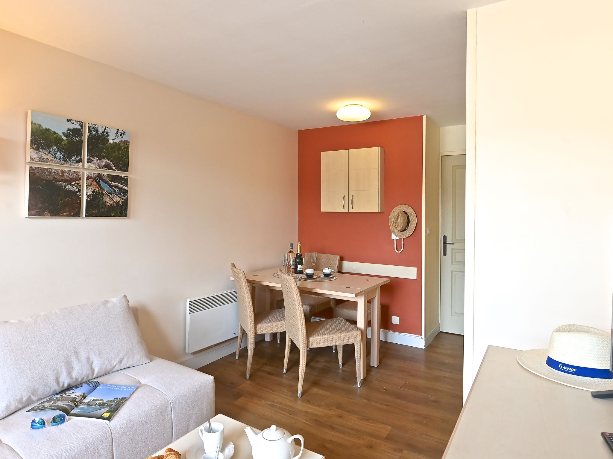 Photo of Le Village (B1 418)