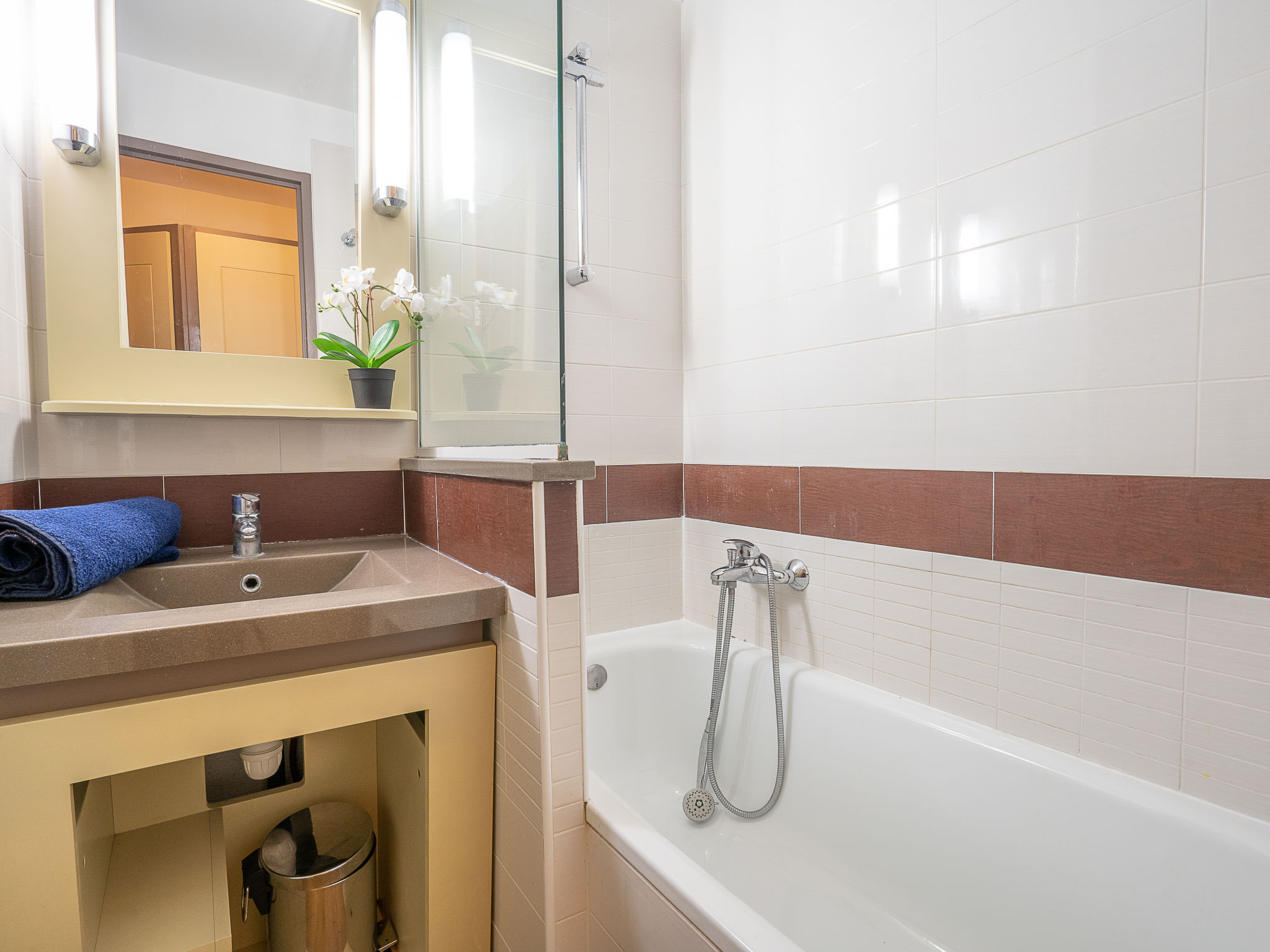 Photo of Le Village (B1 419)