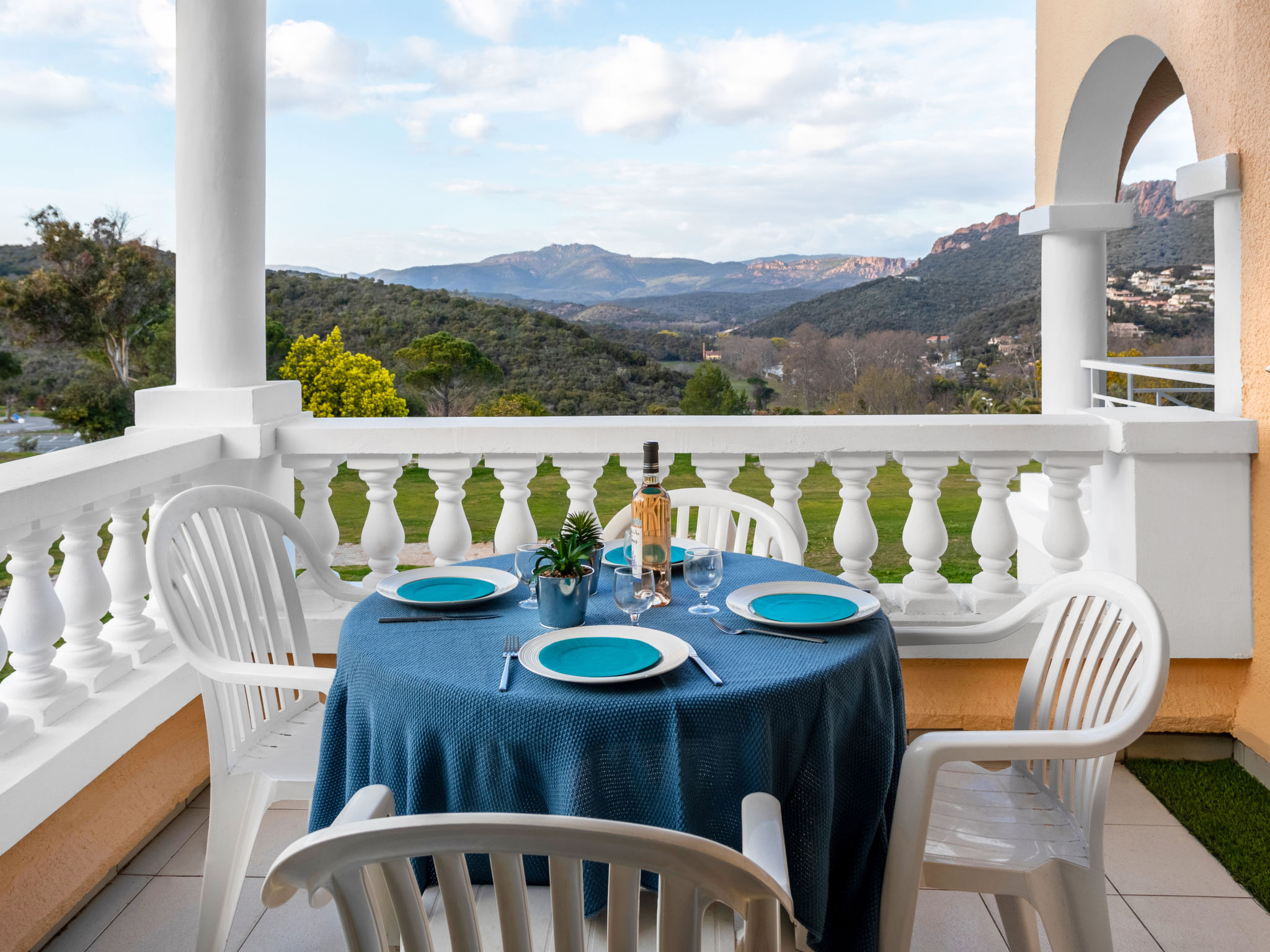 Photo of Le Village (C5 232)