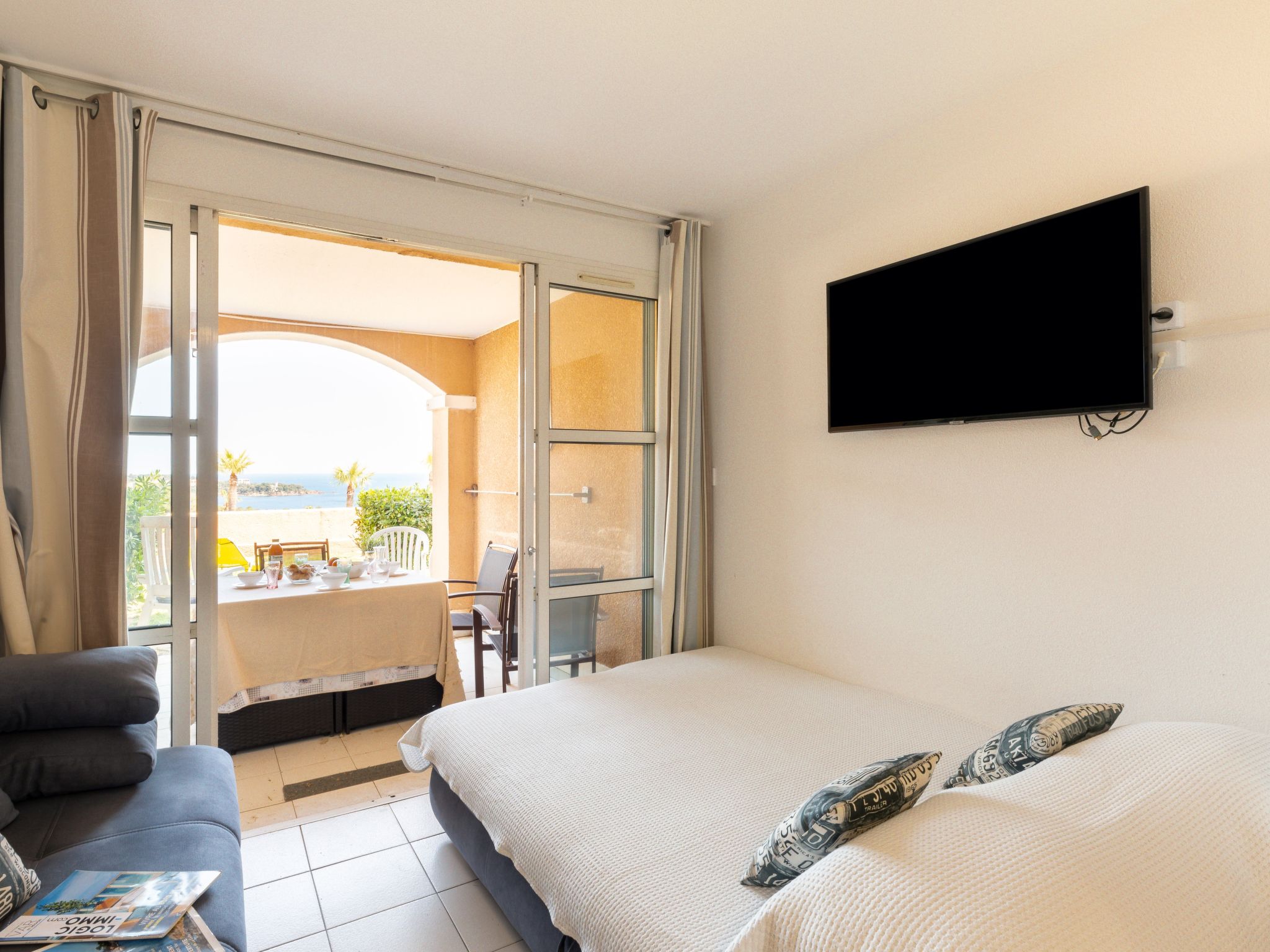 Photo of Le Village (E1103)