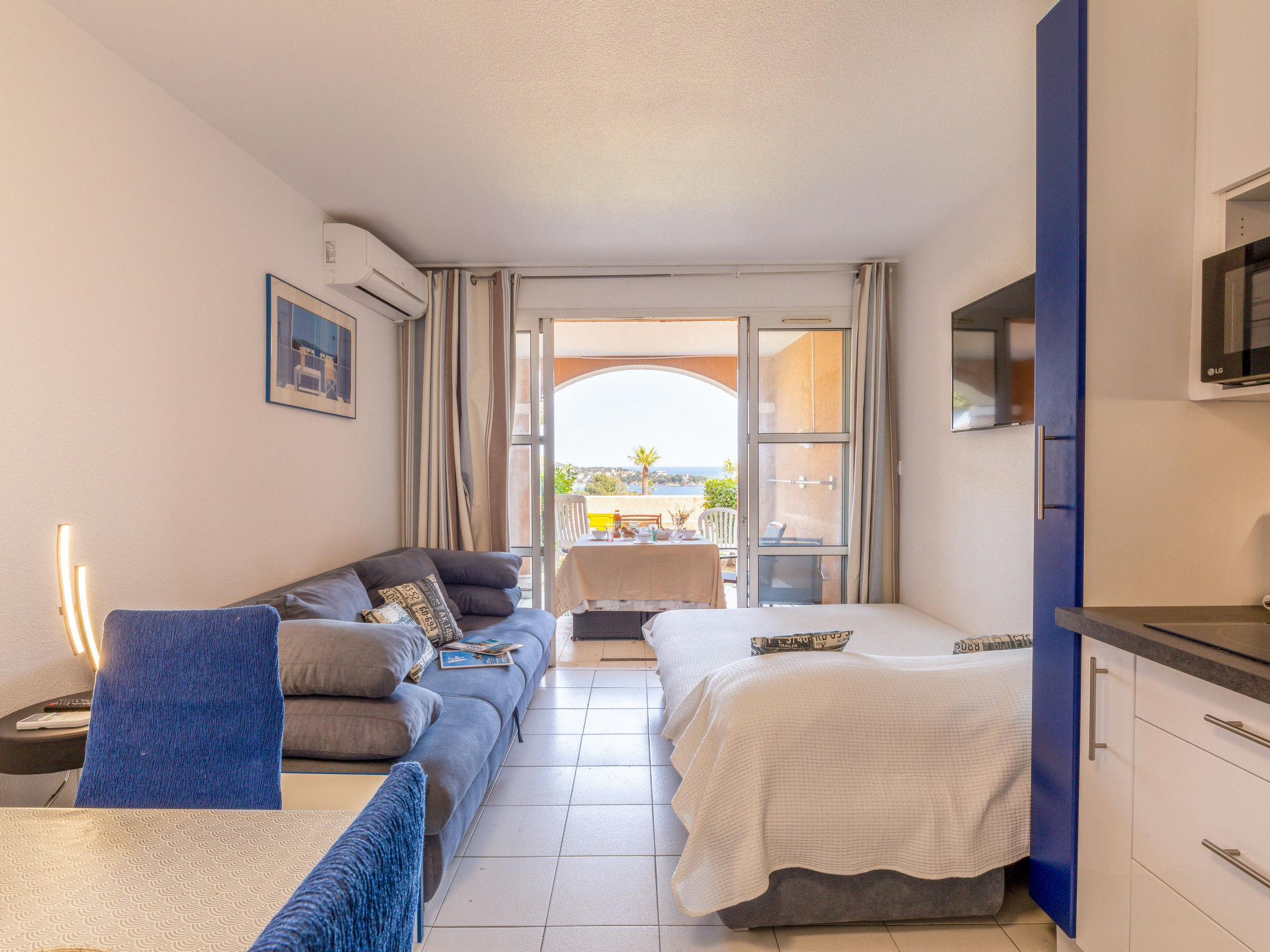 Photo of Le Village (E1103)