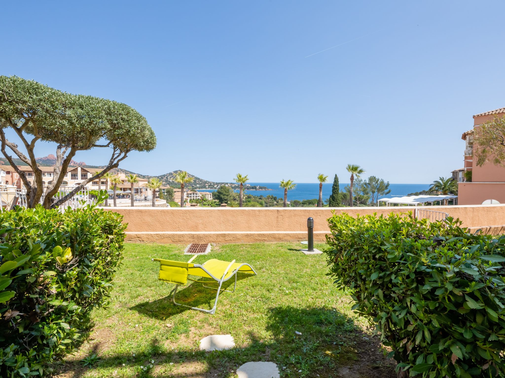 Photo of Le Village (E1103)