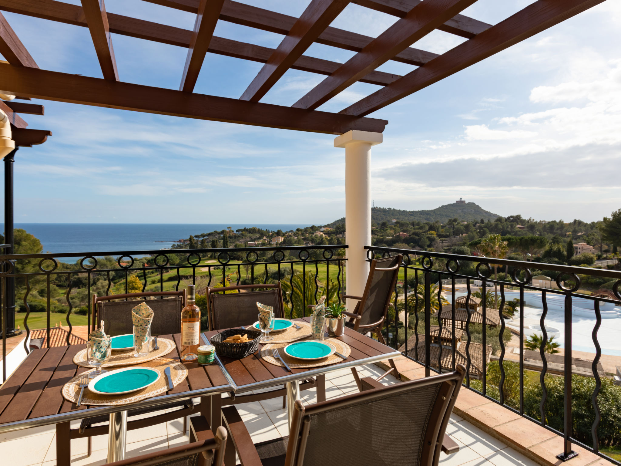 Photo of Le Village (C4319)