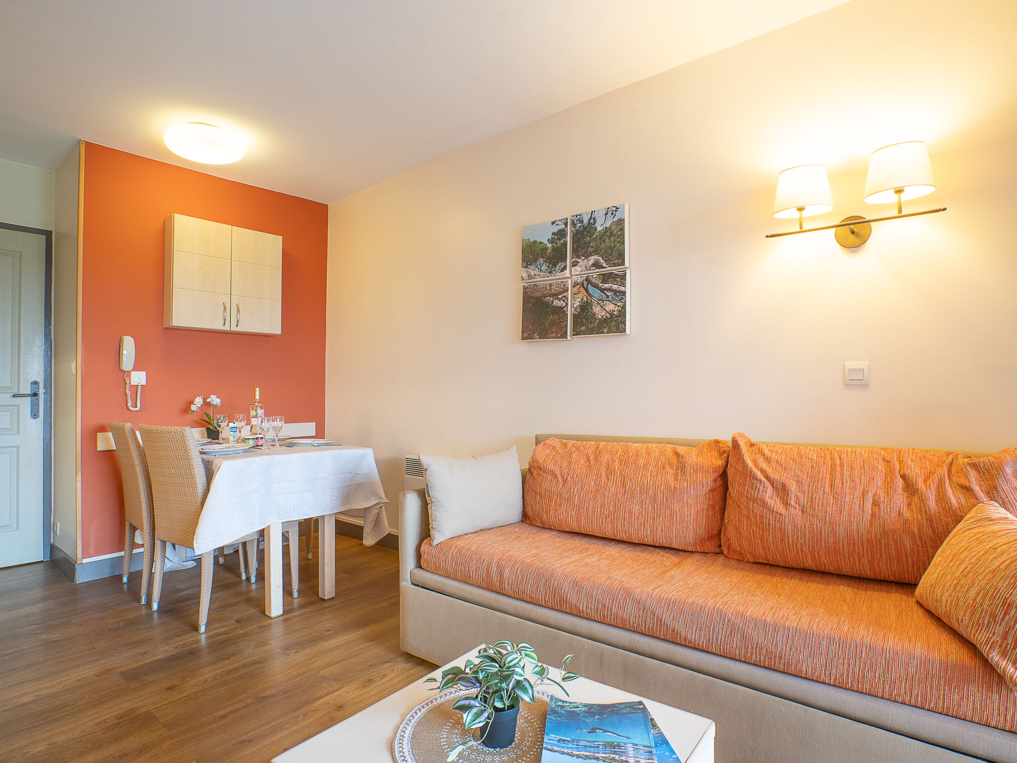 Photo of Le Village (C3 217)