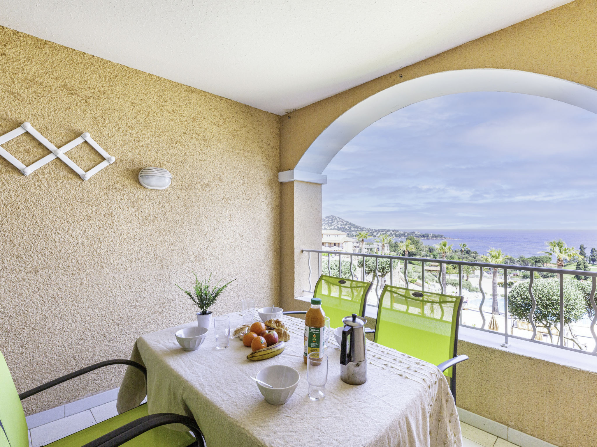 Photo of Le Village (E1 214)