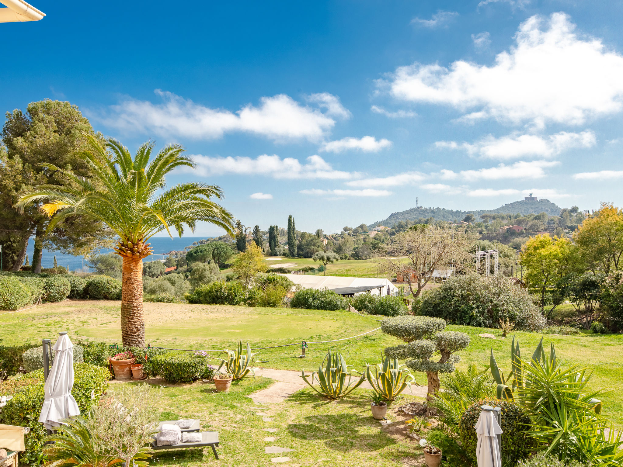 Photo of Le Village (VJ106)