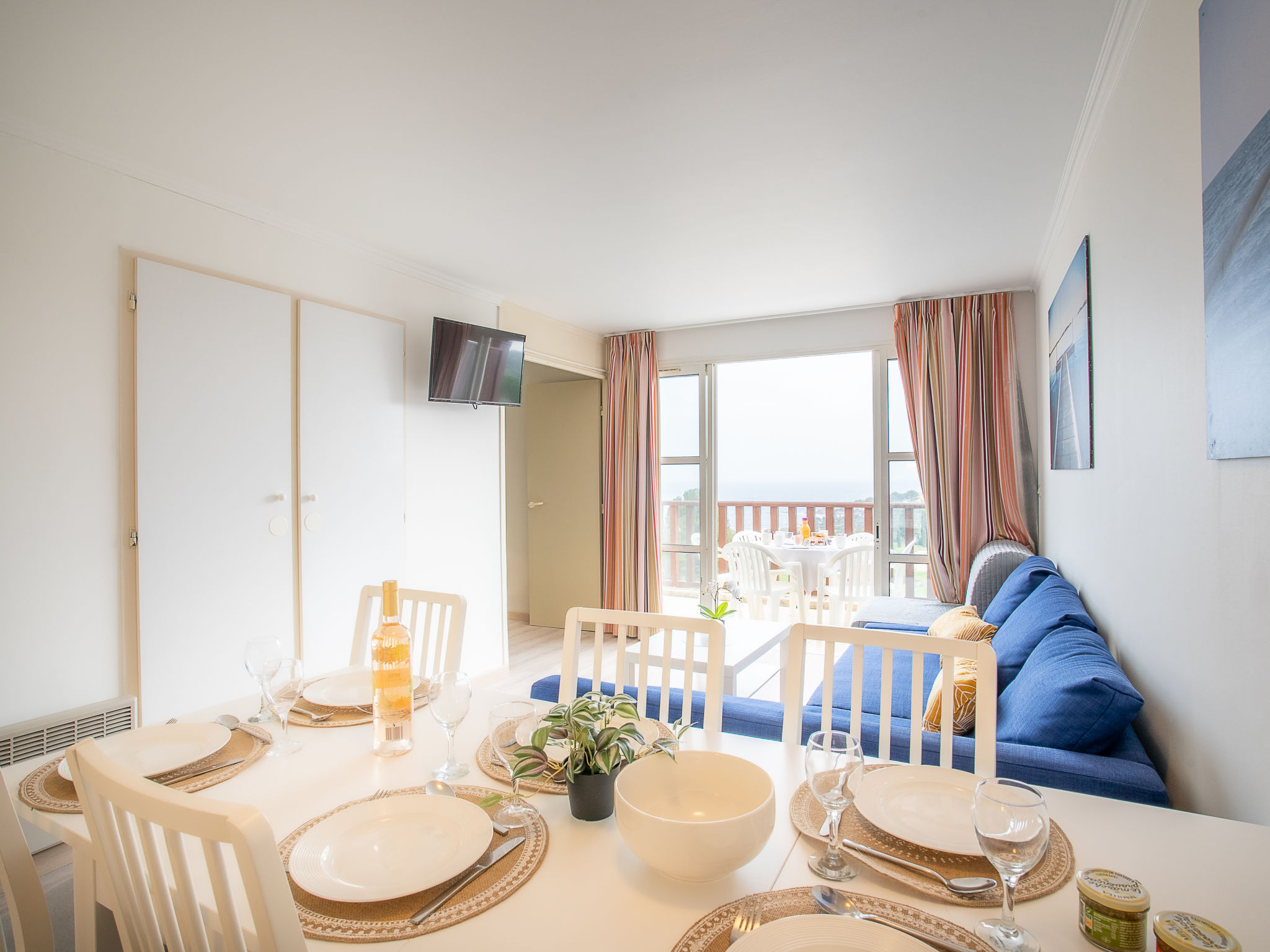 Photo of Le Village (C4324)