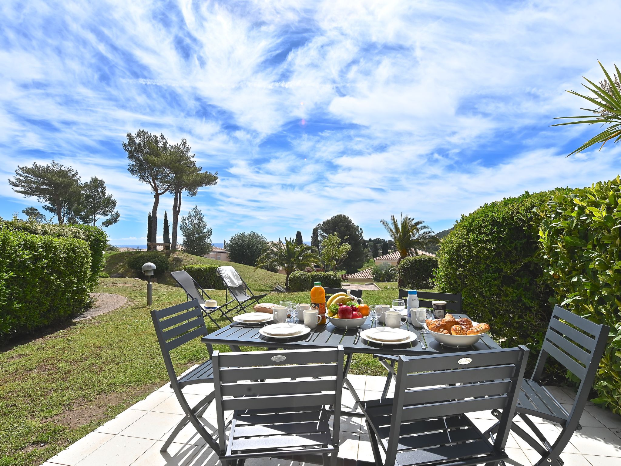 Photo of Le Village (C6013)