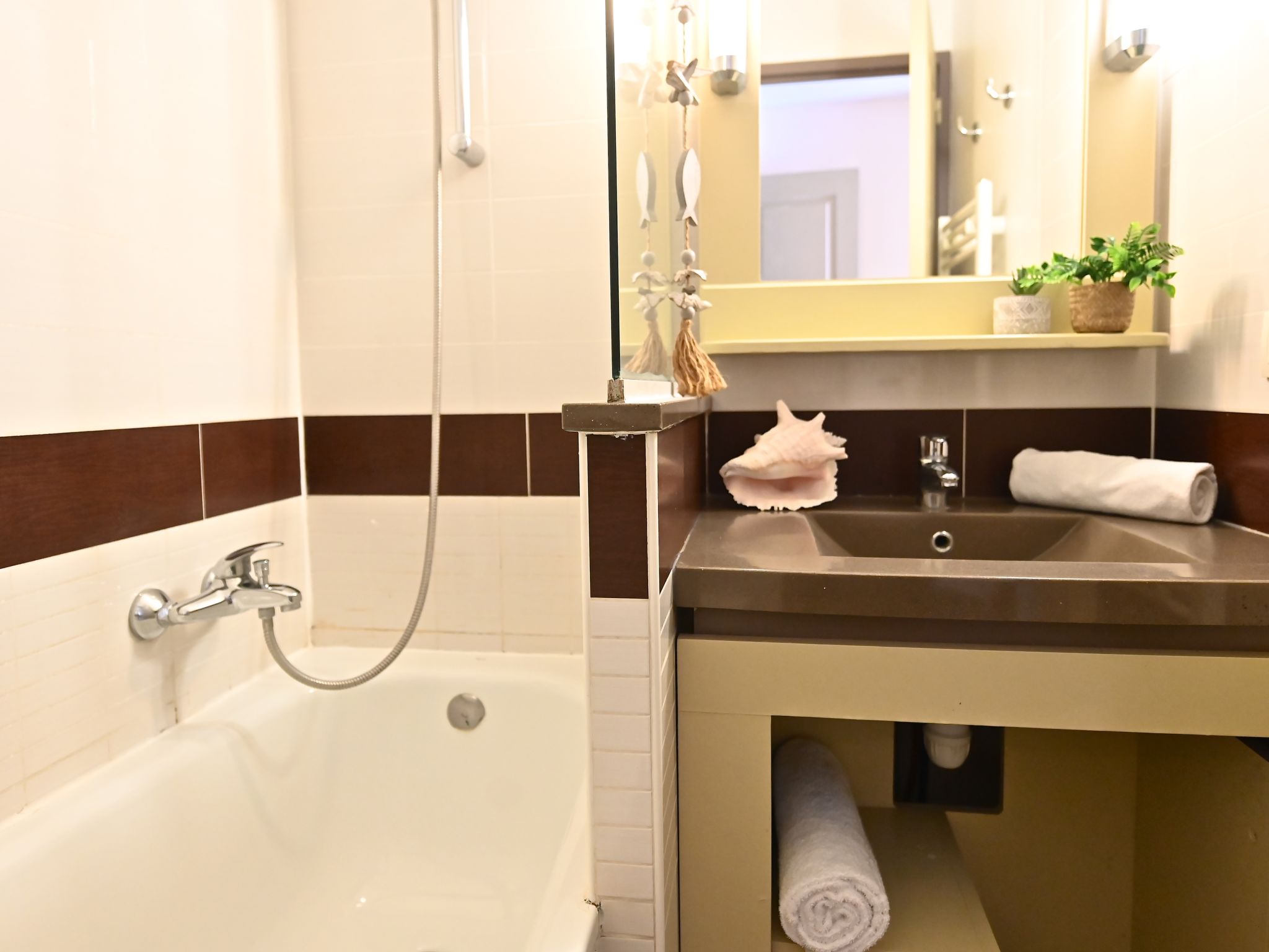 Photo of Le Village (C6013)