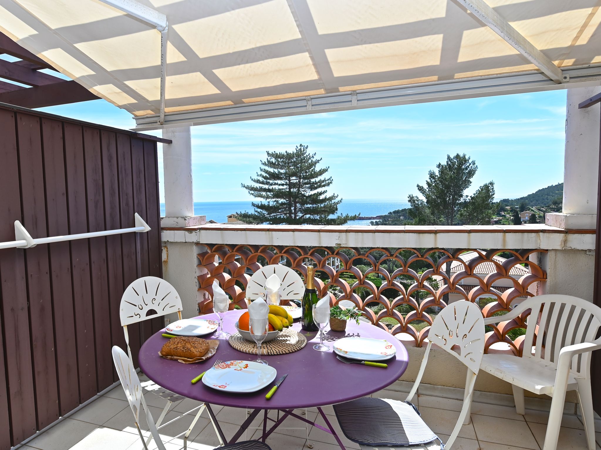 Photo of Le Village (C0363)