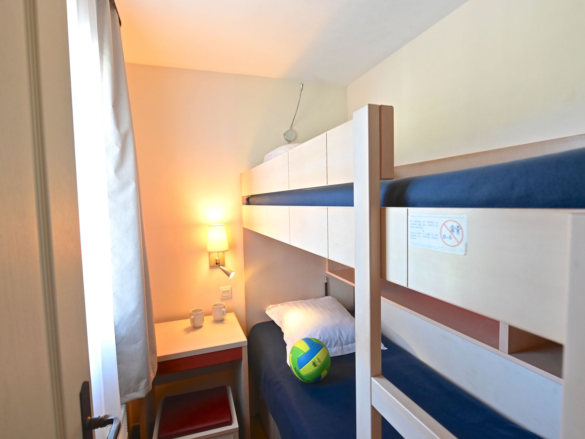 Le Village (E1 309)-Binnen