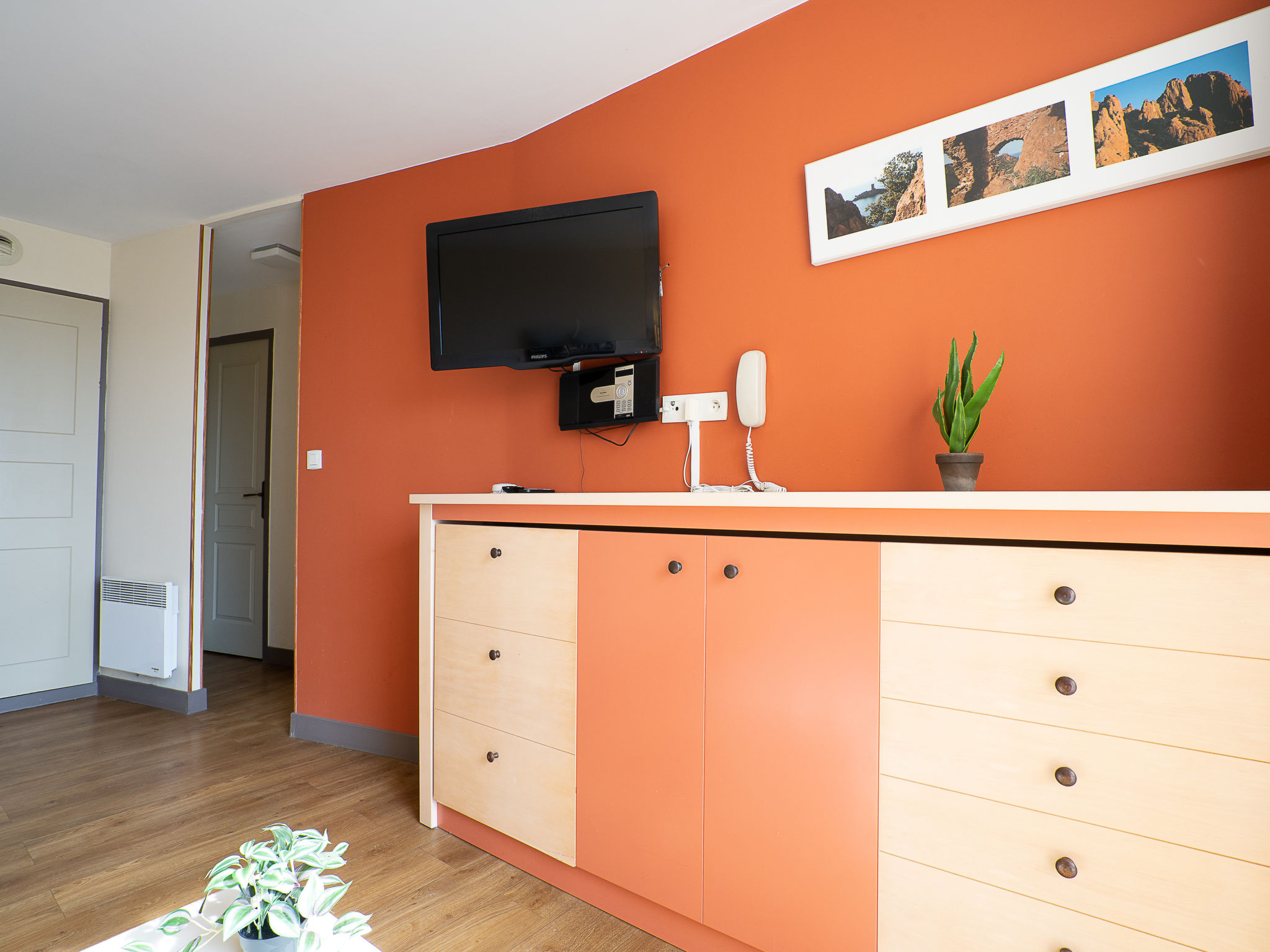 Photo of Le Village (C4 008)