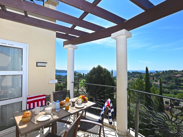 Appartement bij golfbaan met zeezicht in Agay Village Cap Esterel in Agay Village Cap Esterel