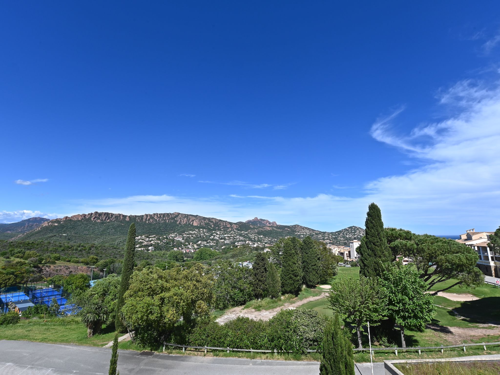 Photo of L'Esquinade (G1 203)