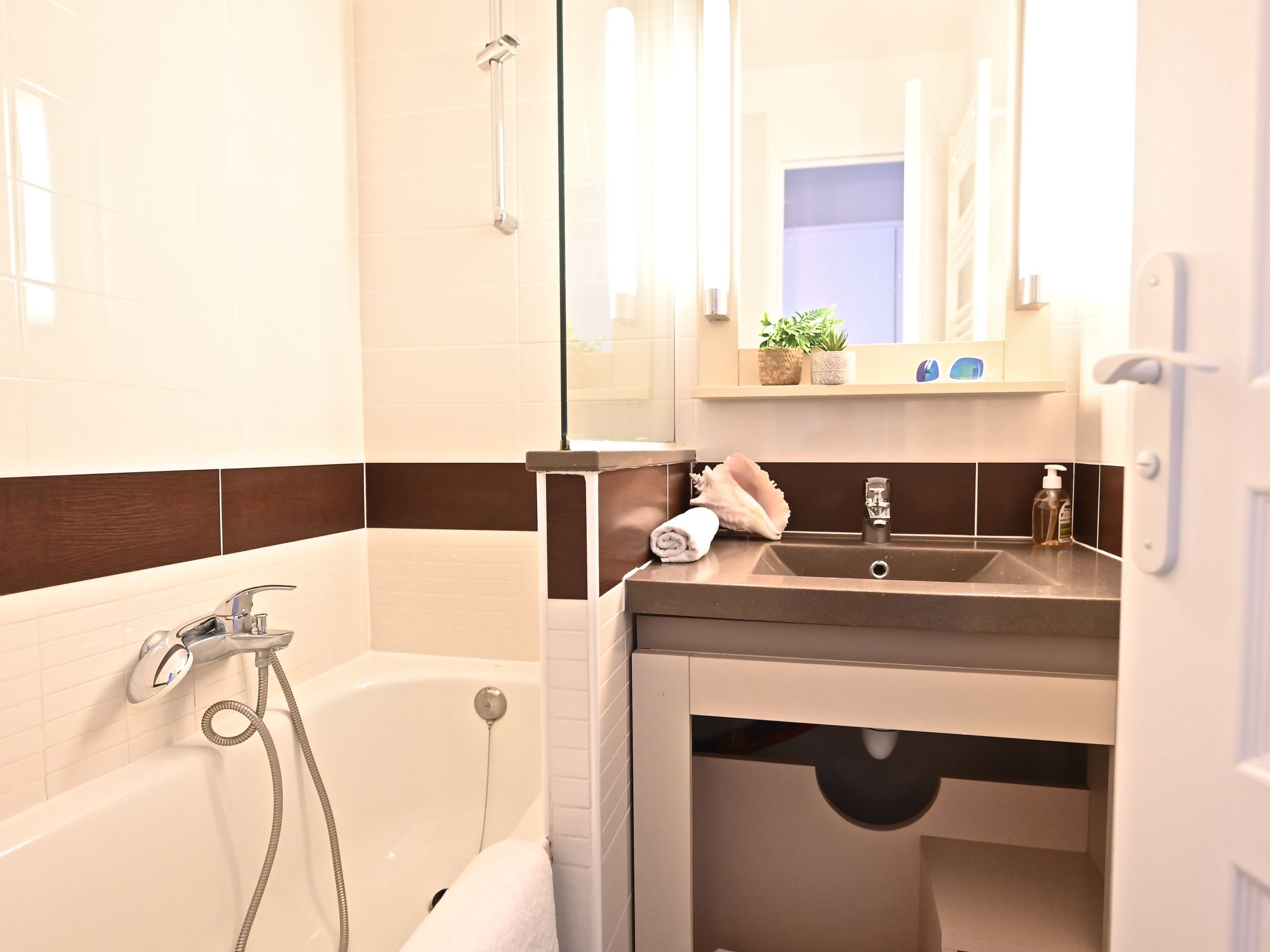 Photo of L'Esquinade (G1 203)