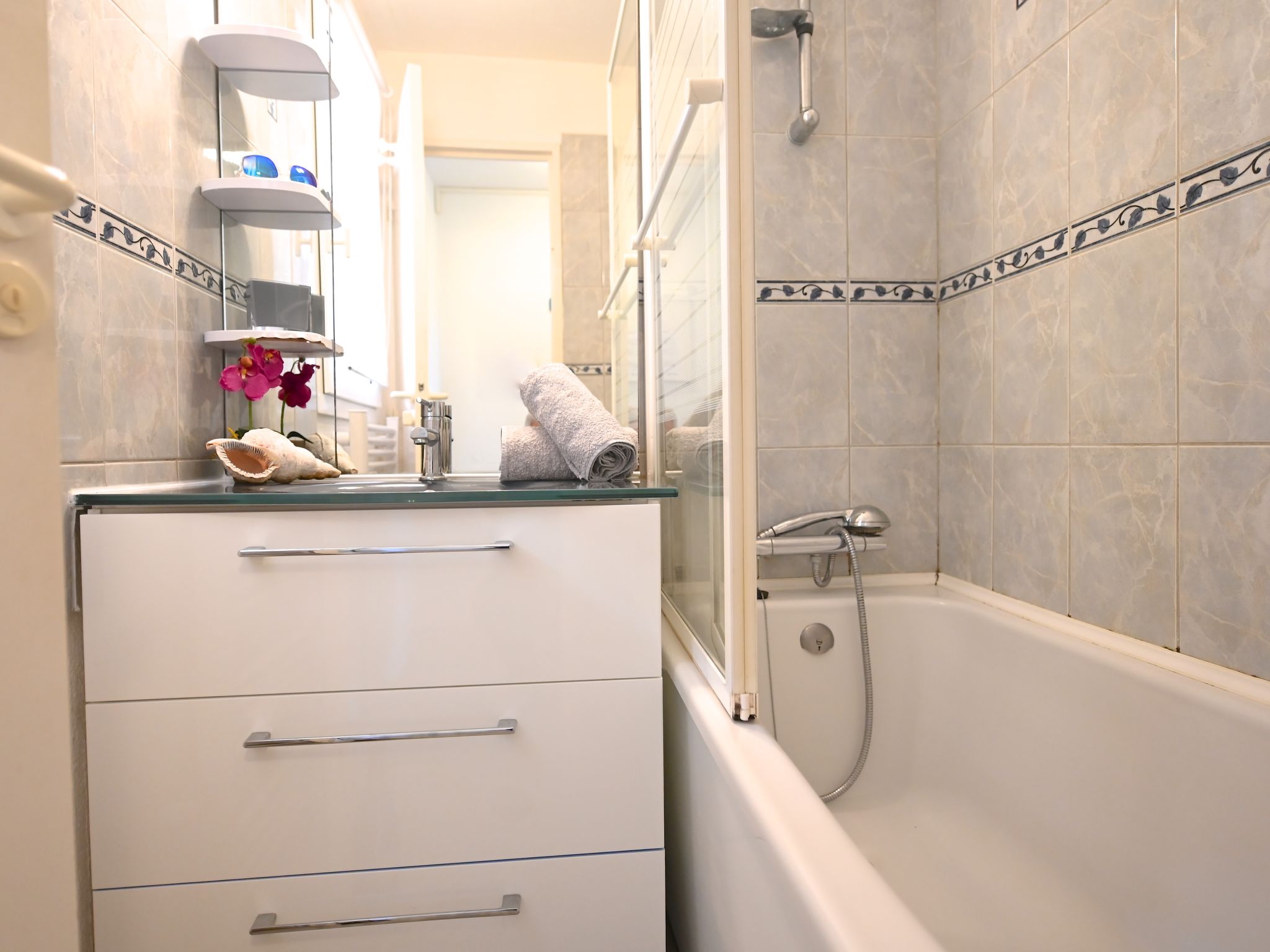 Photo of L'Esquinade (H5 201)