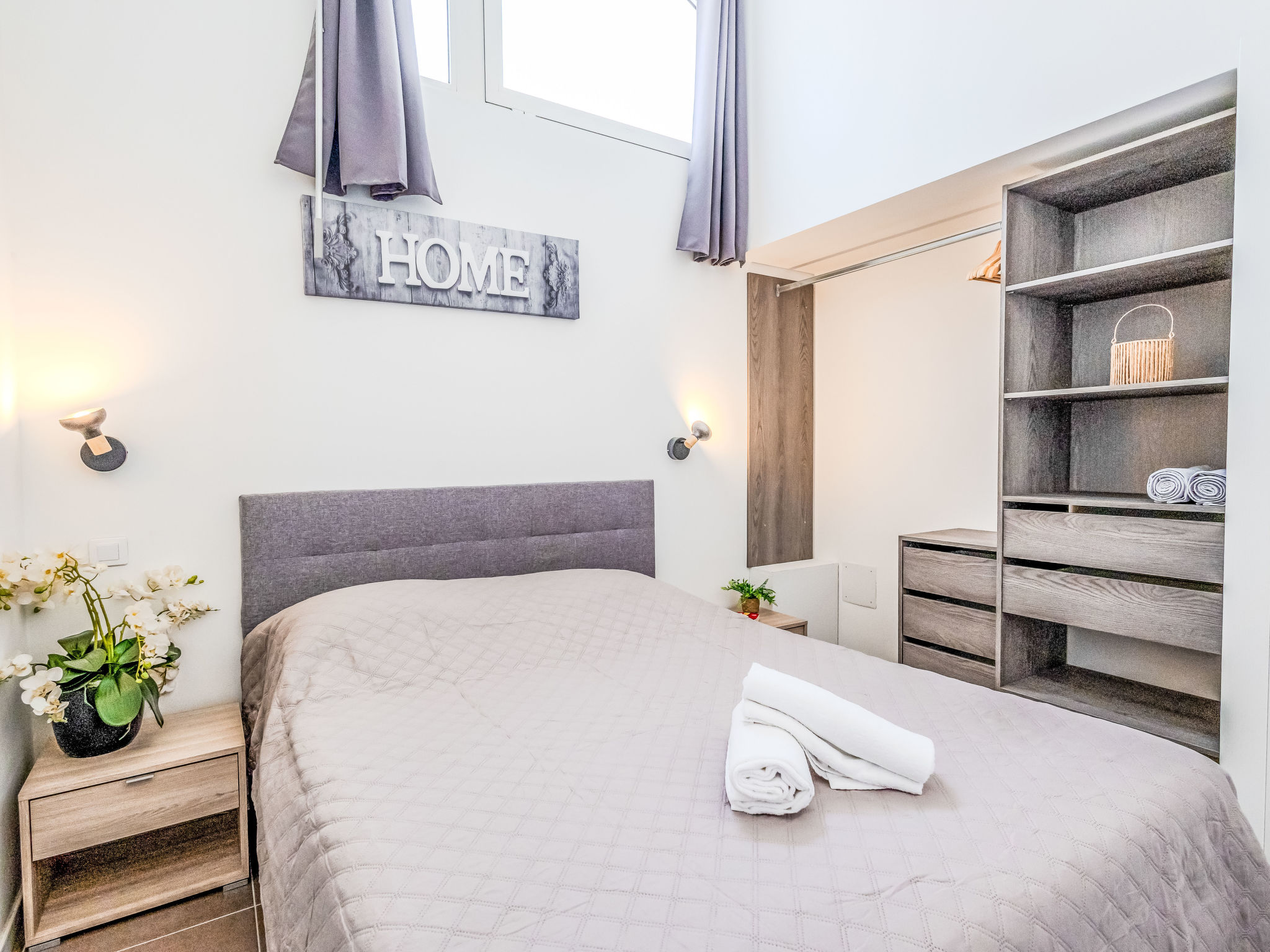 Photo of J6 174 L'Esquinade