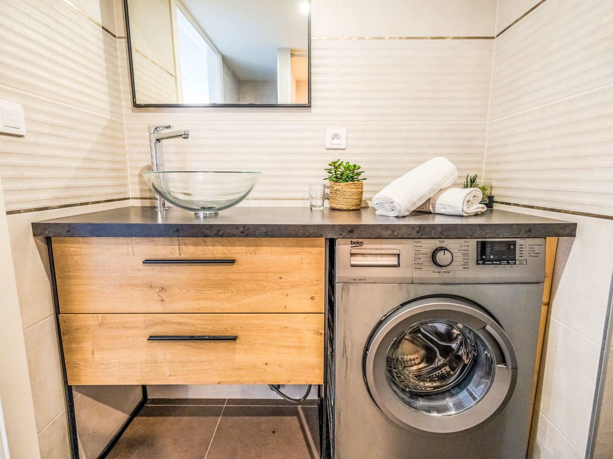 Photo of J6 174 L'Esquinade