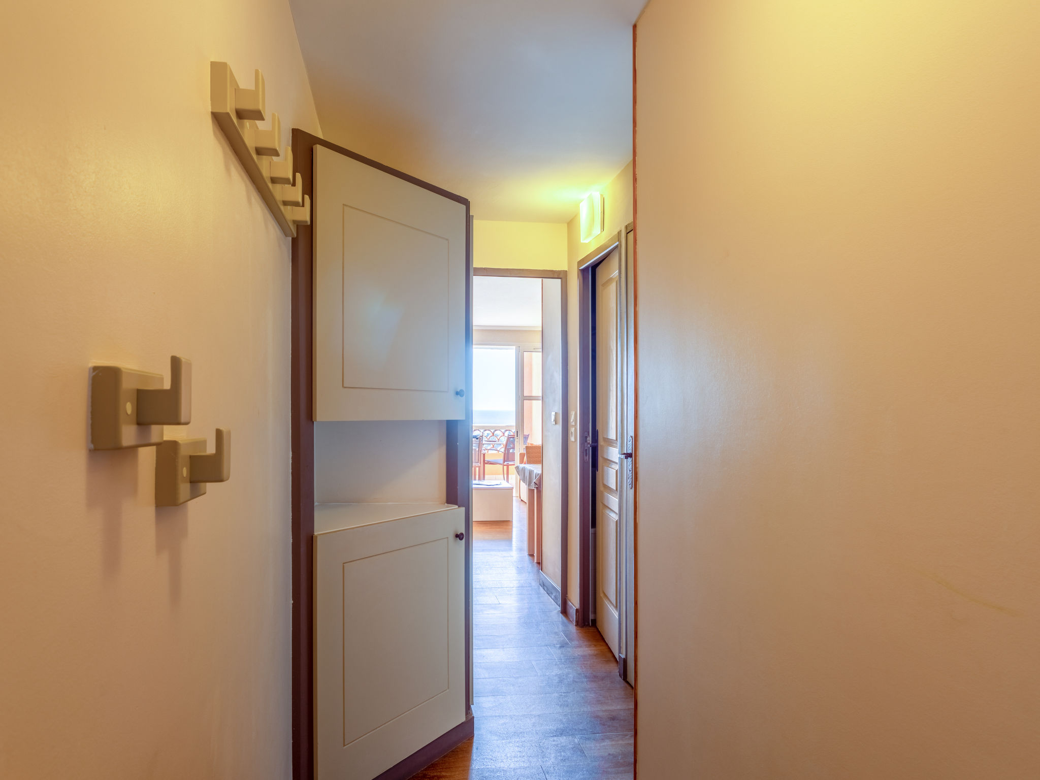 Photo of L'Esquinade (P5 317)