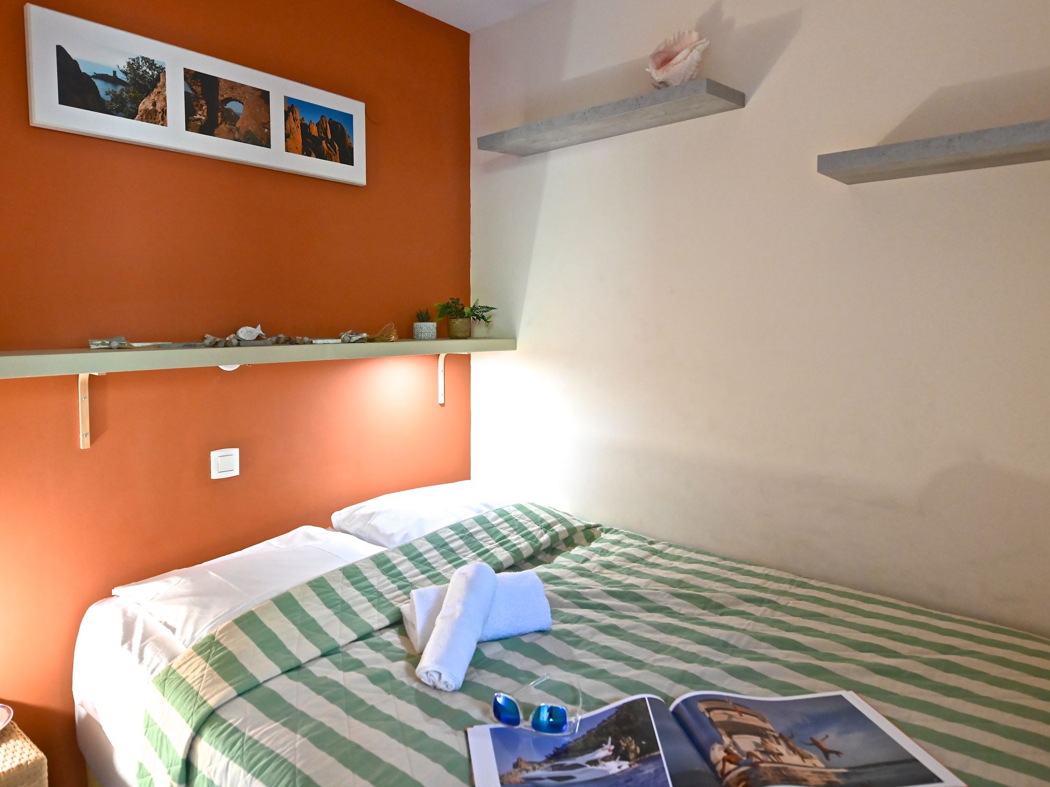 Photo of L'Esquinade (G1 103)