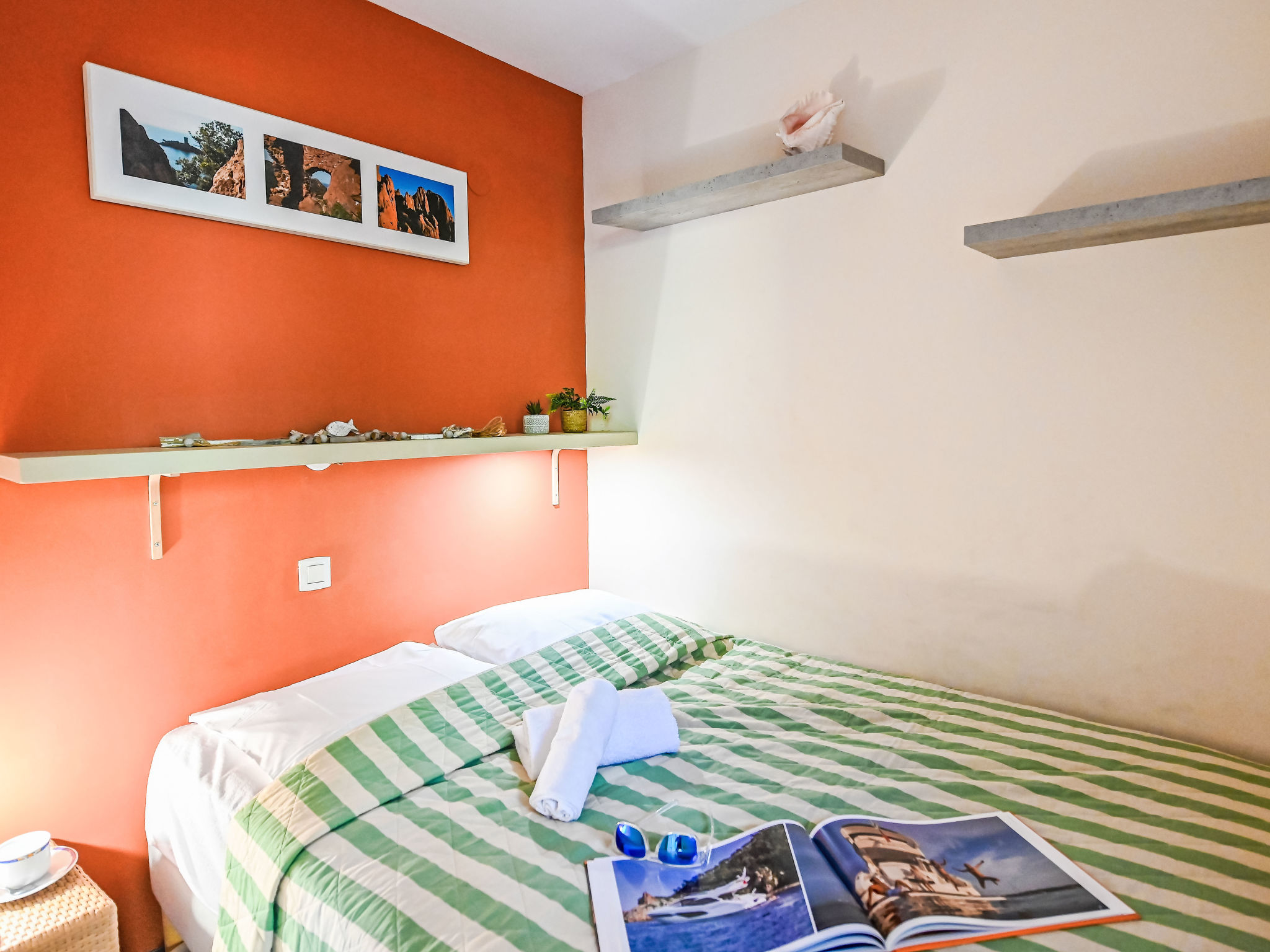 Photo of L'Esquinade (G1 103)