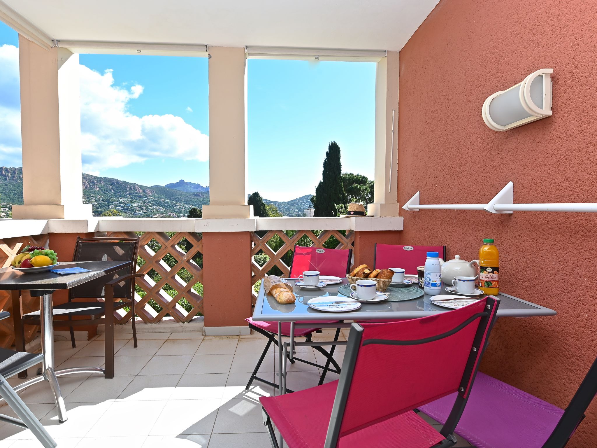 Photo of L'Esquinade (G1 103)