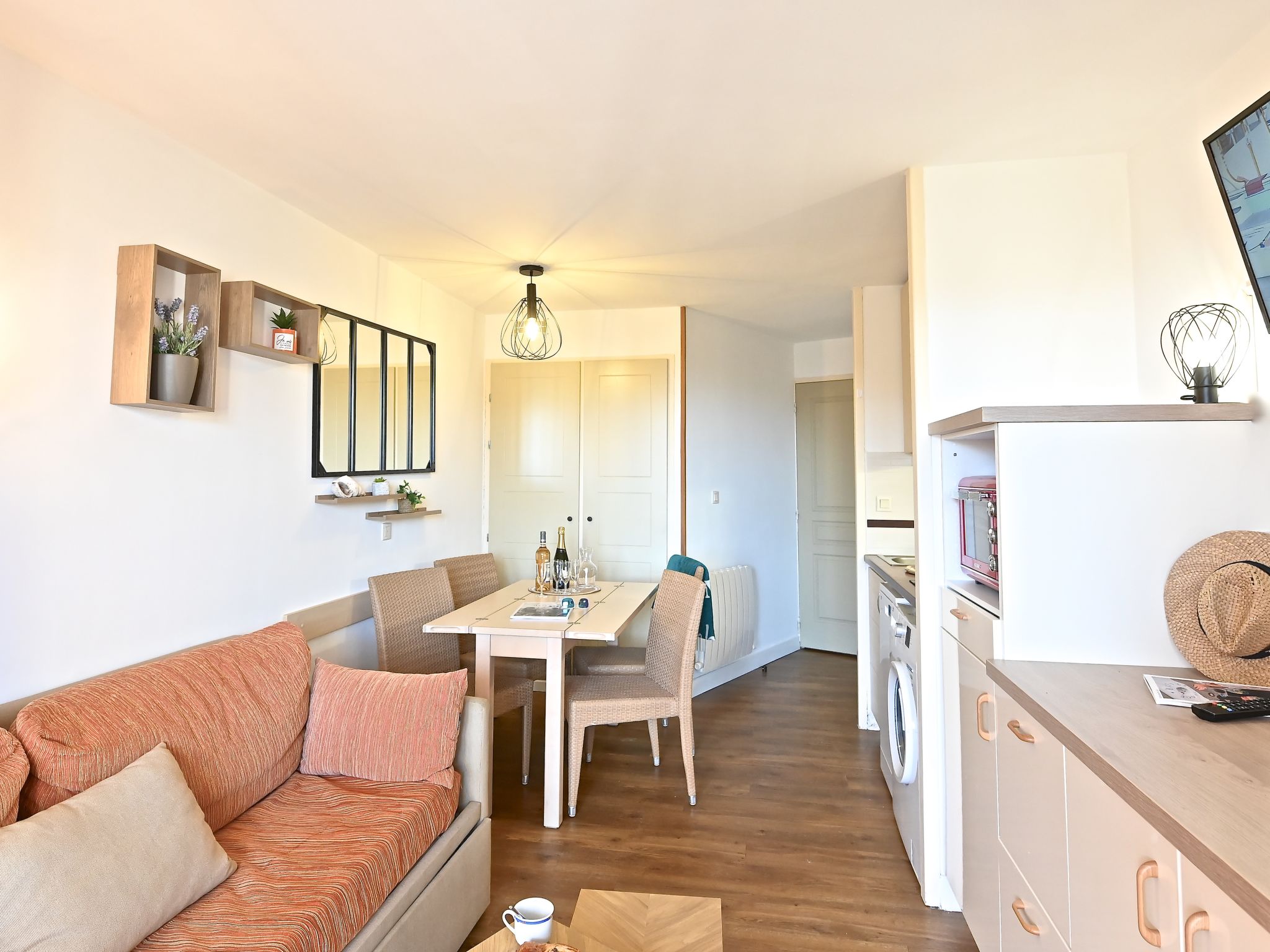 Photo of L'Esquinade (G1 103)