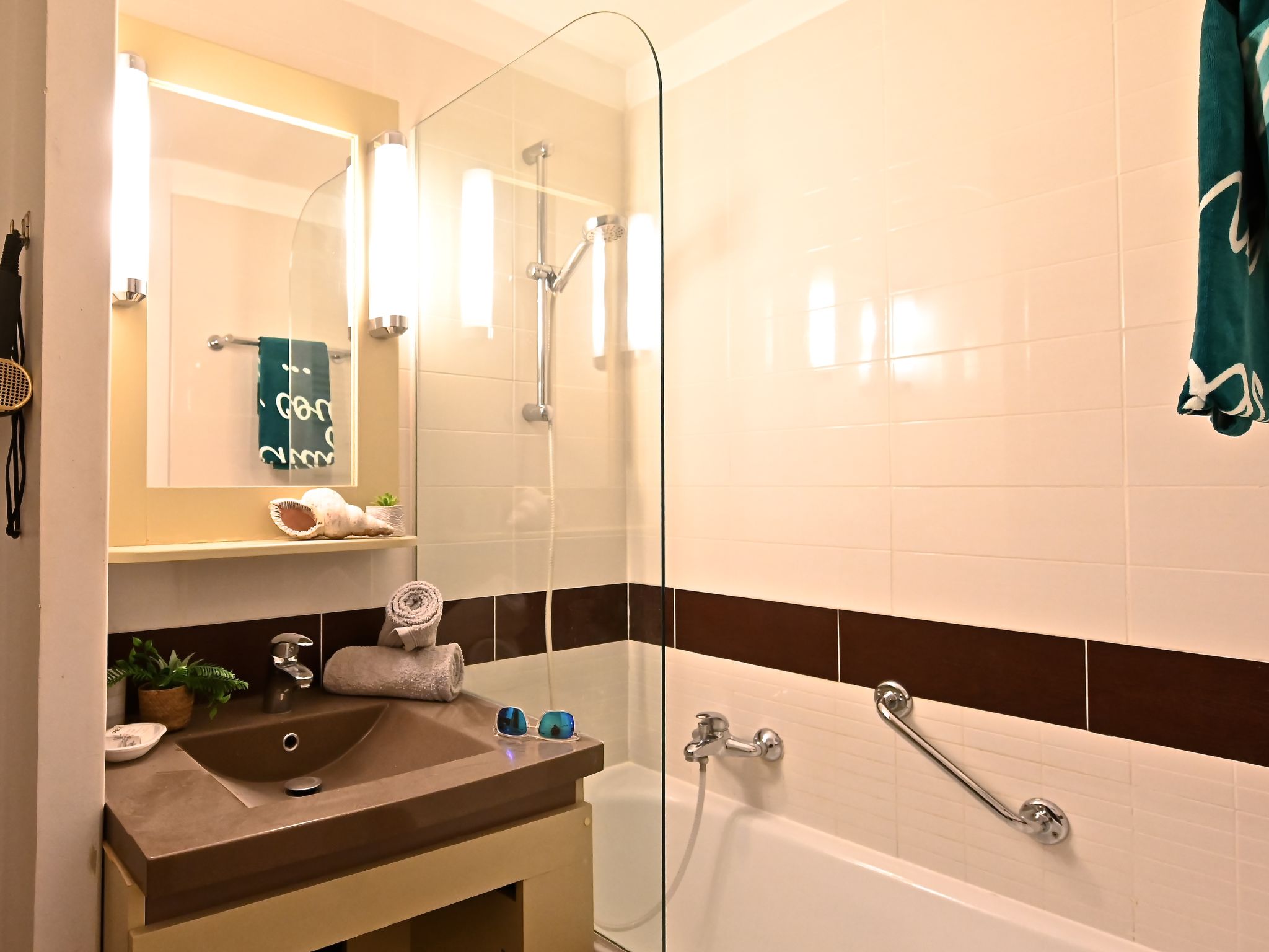 Photo of L'Esquinade (G1 103)