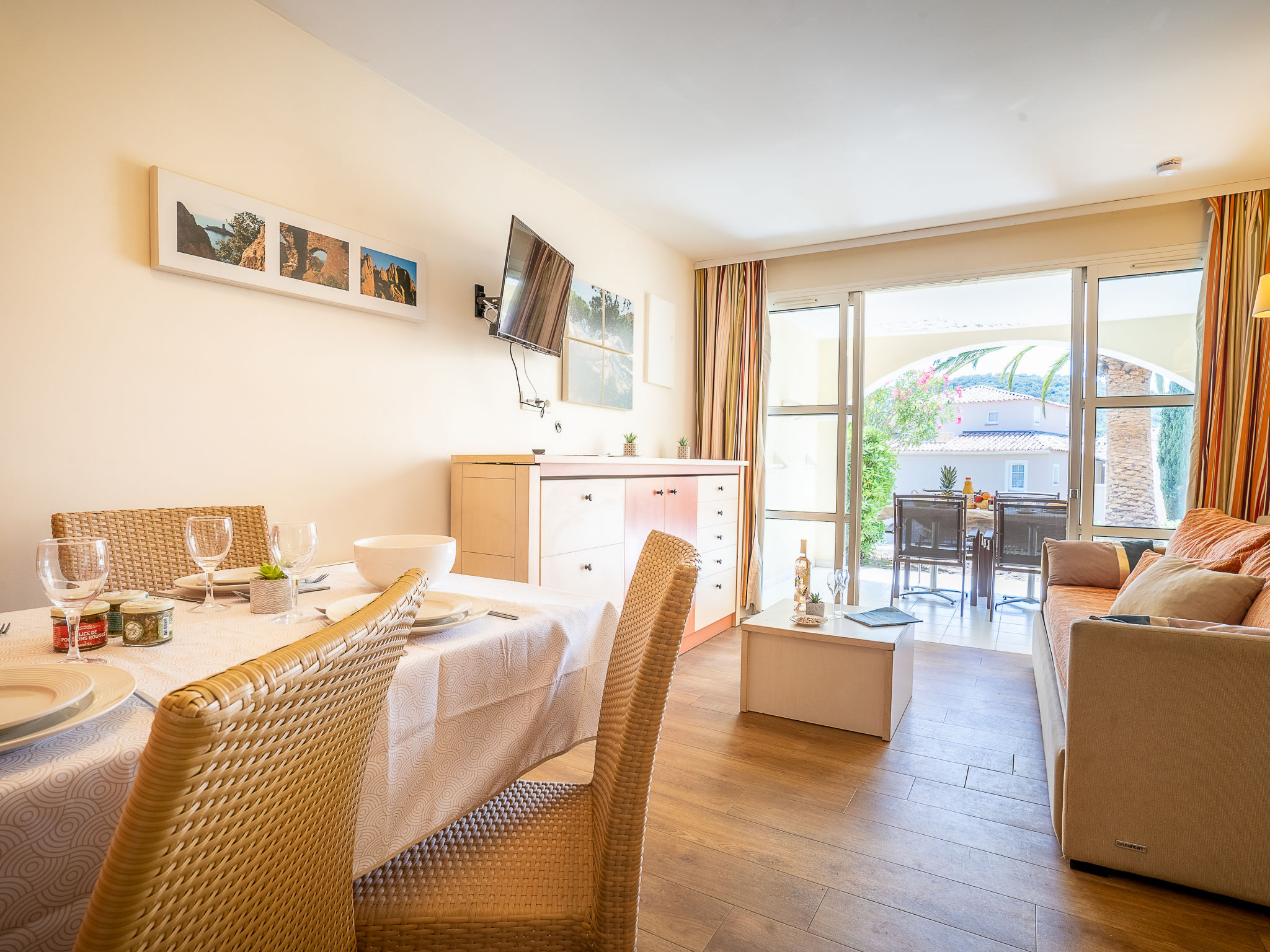 Photo of L'Esquinade FH 003