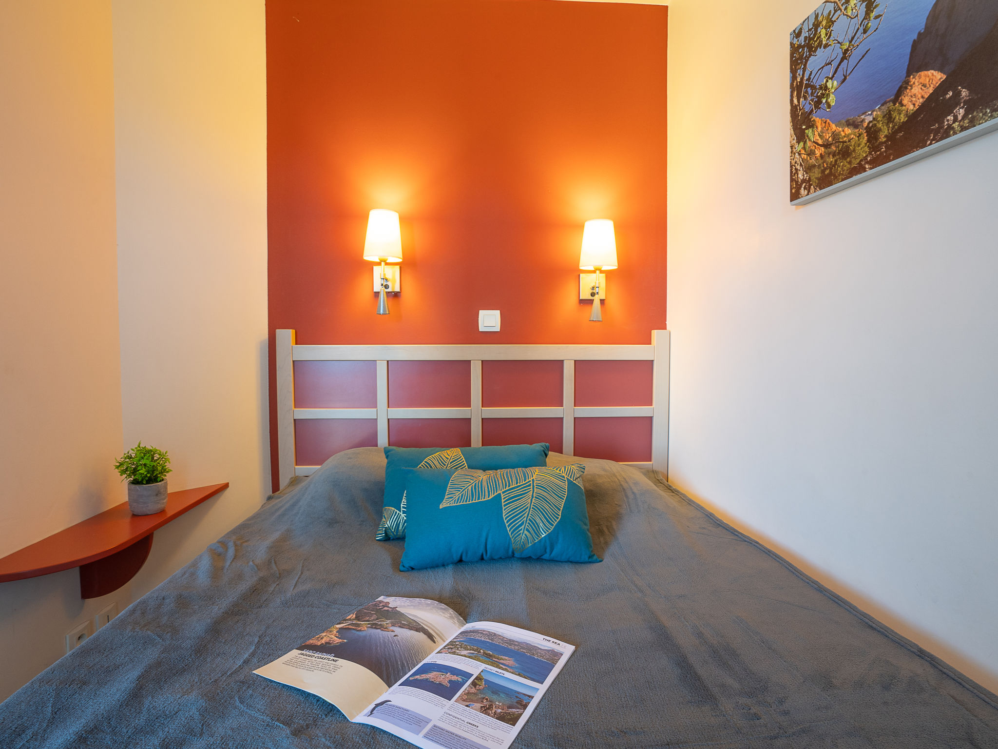 Photo of L'Esquinade (P6 323)- place des pêcheurs