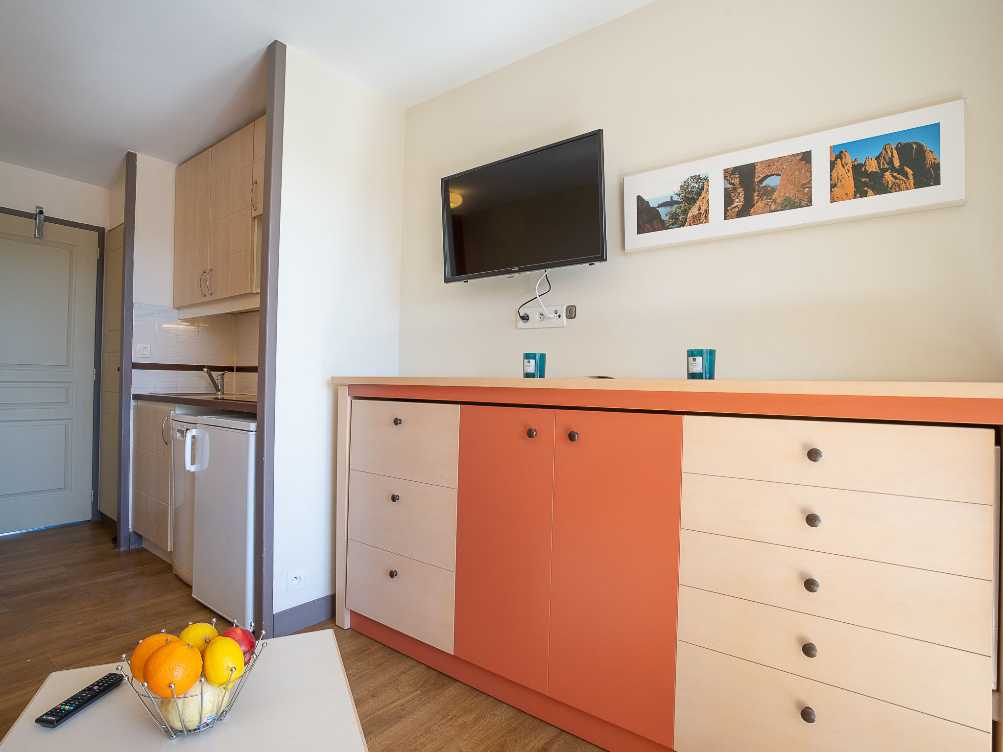 Photo of L'Esquinade (P6 323)- place des pêcheurs