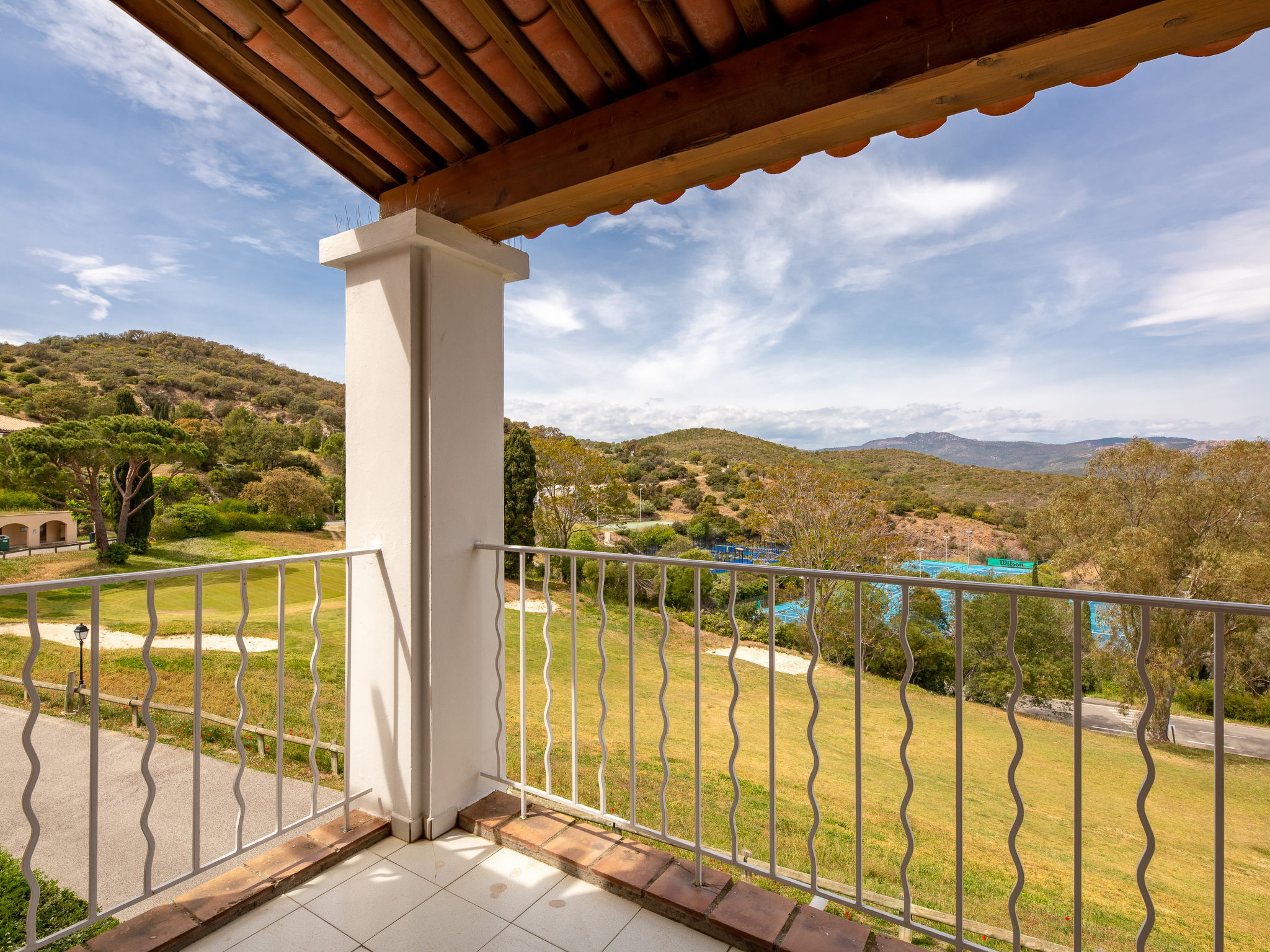 Photo of L'Esquinade (H2 312)