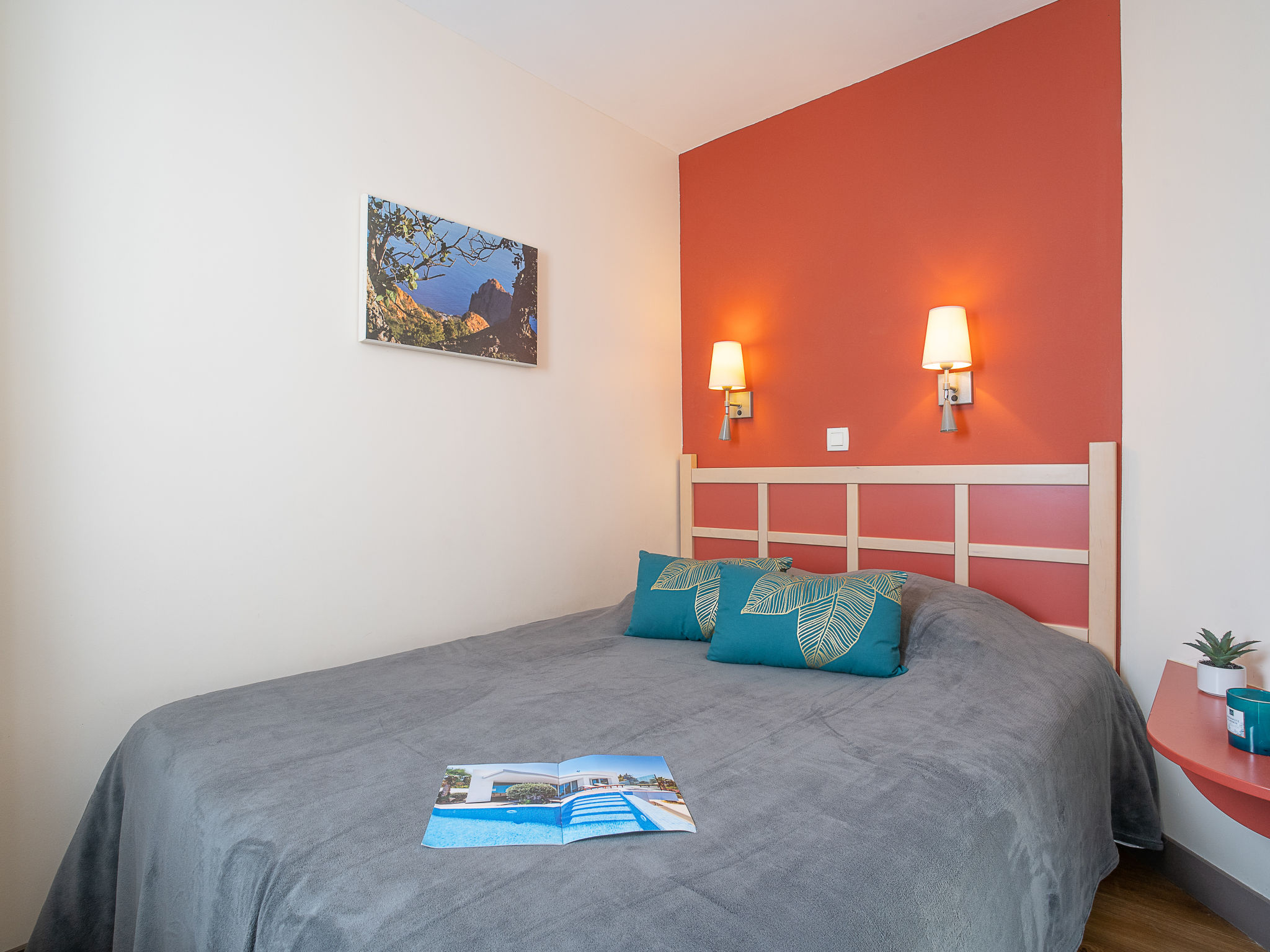 Photo of L'Esquinade (H2 312)