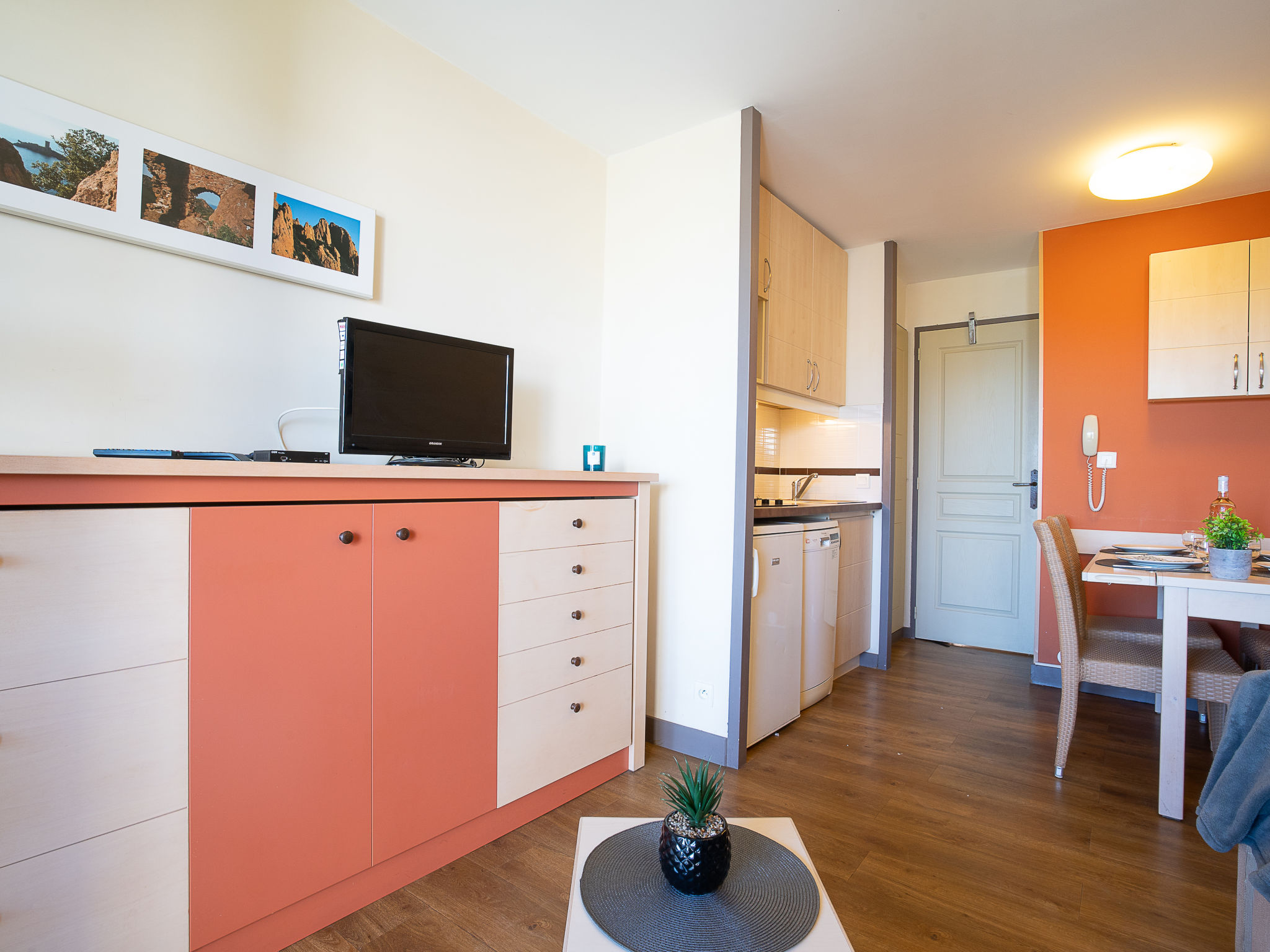 Photo of L'Esquinade (H2 312)